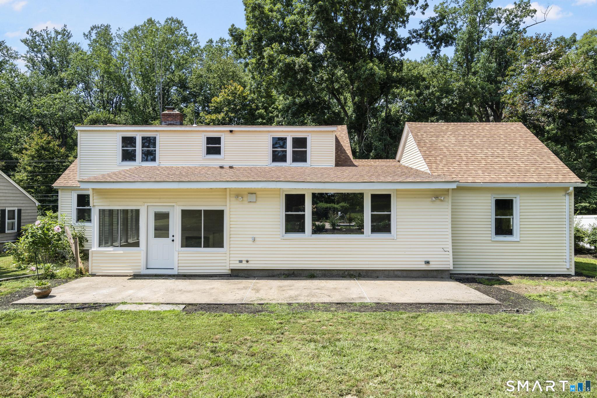 576 Huntington Street photo 34