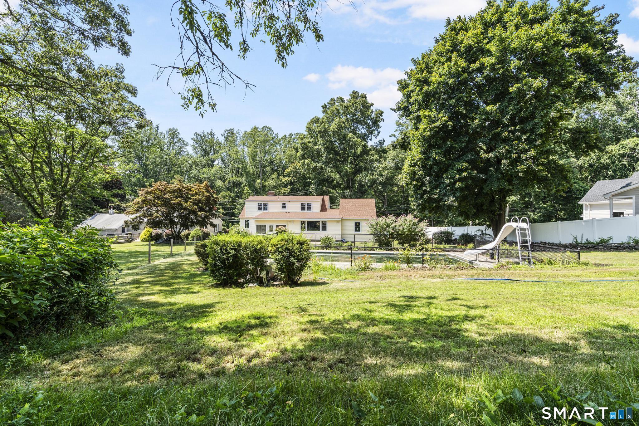 576 Huntington Street photo 36