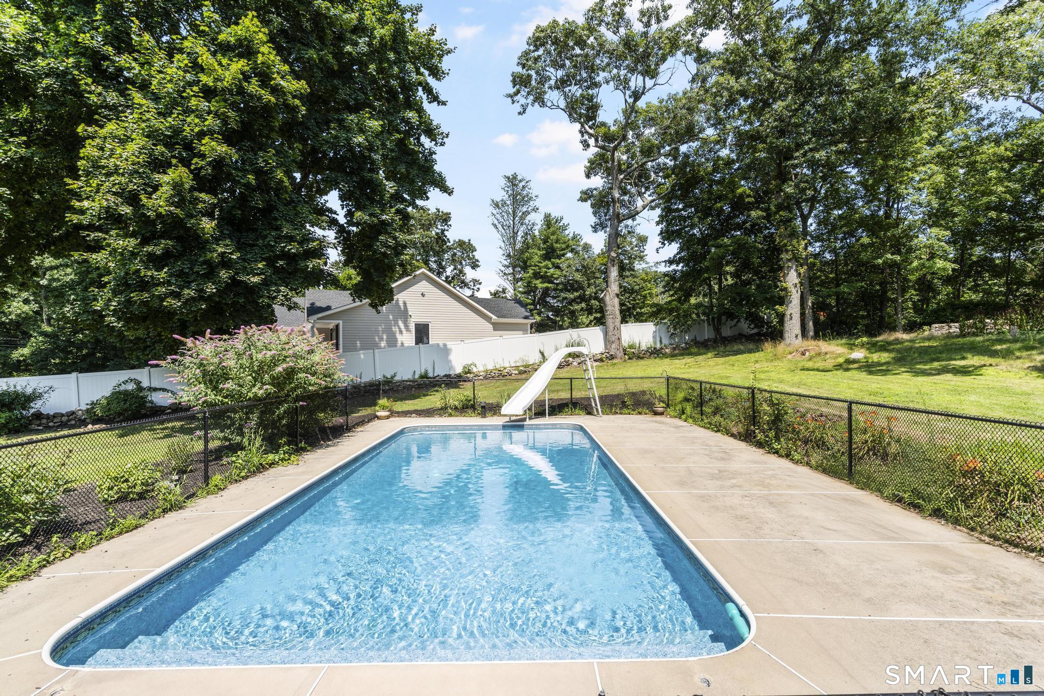 576 Huntington Street photo 38