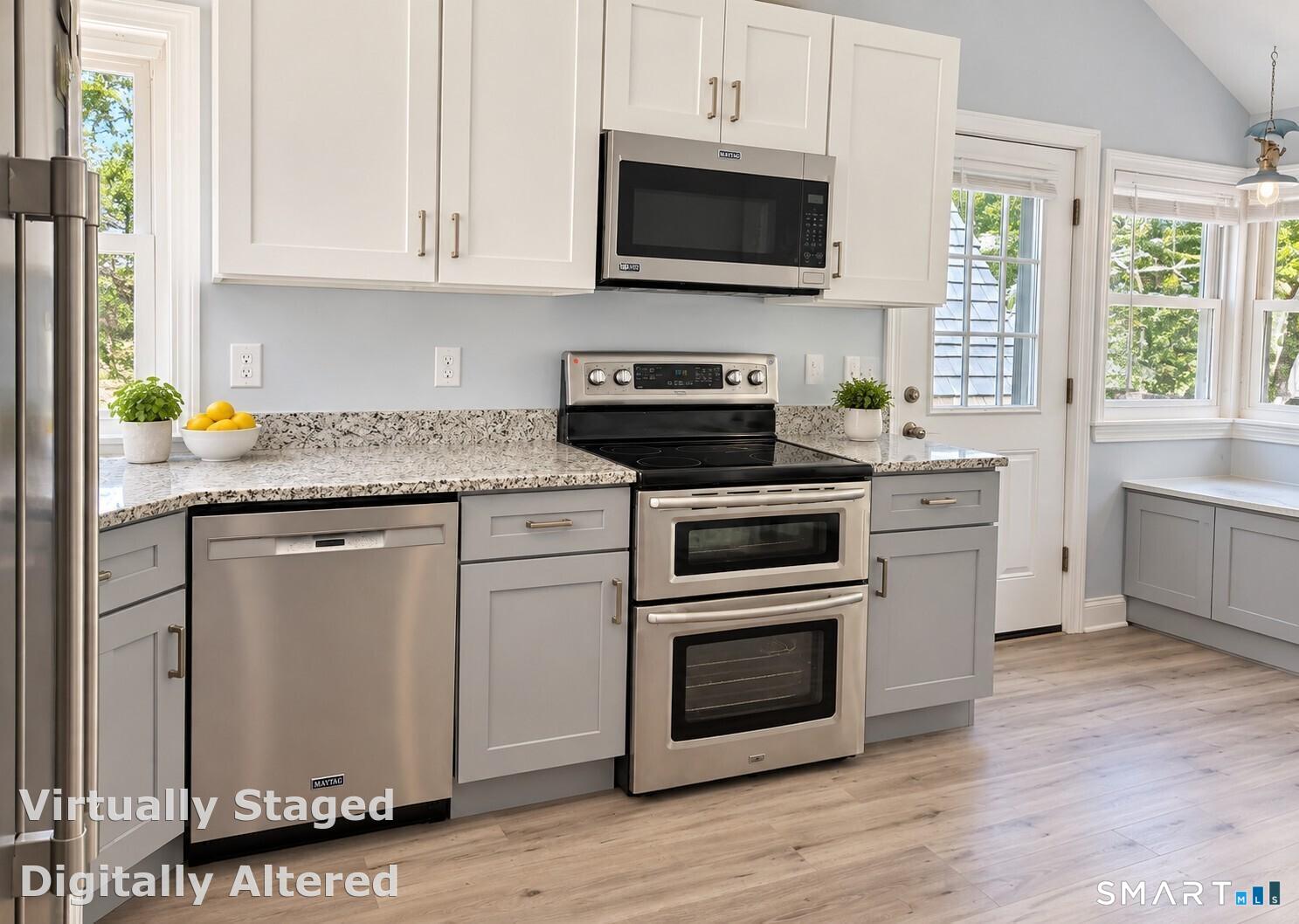 Apartment kitchen - new appliances