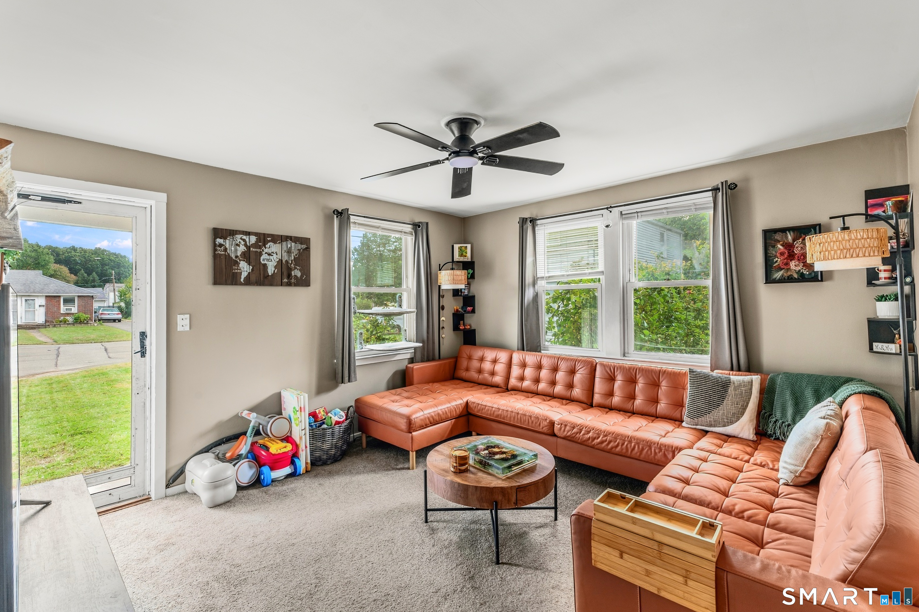 Photo 4 of Single family home for sale at 9 Sheridan Ct, Plainville, CT 06062 | MLS# 24210280 | Listing updated on 2026-10-02