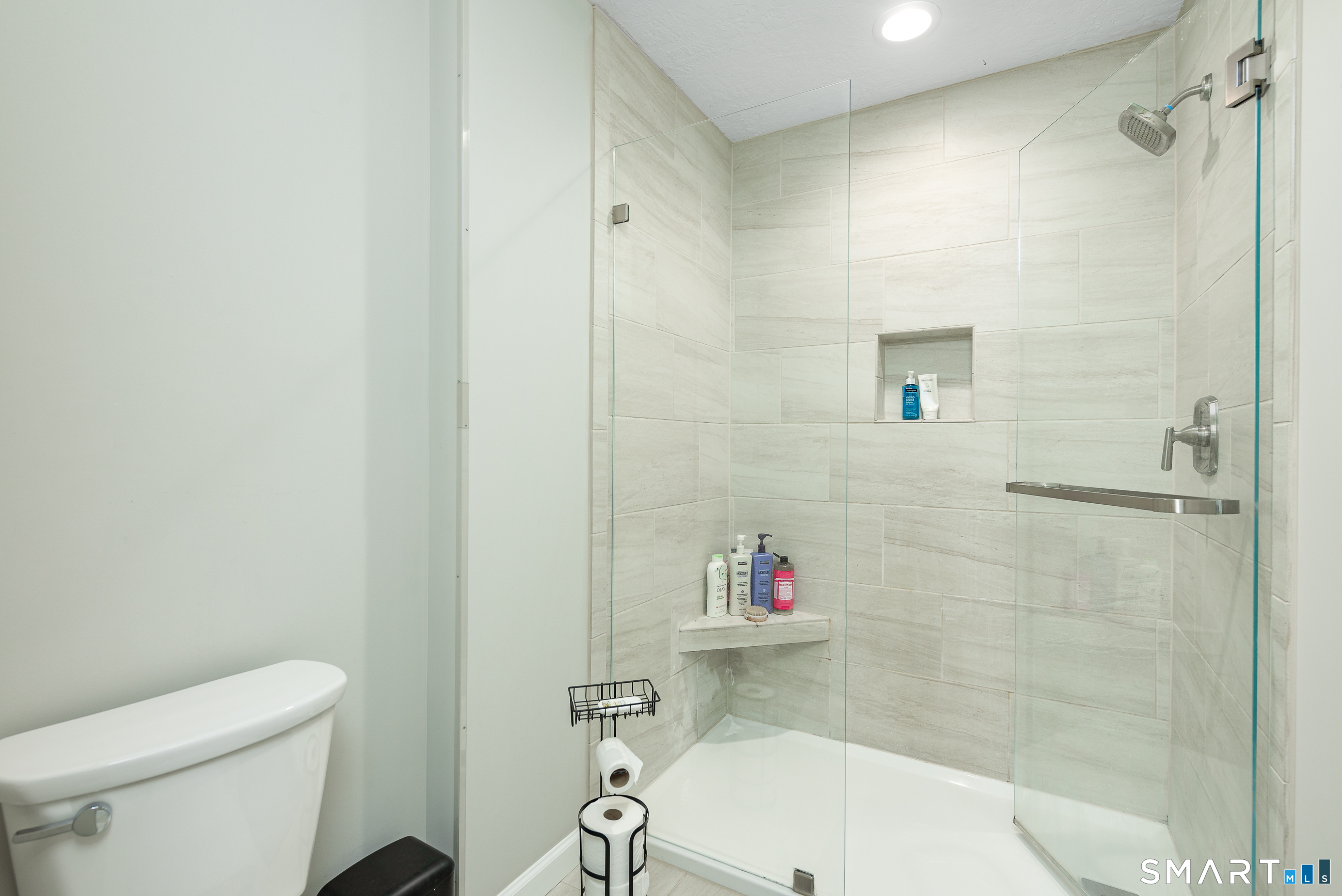 71 Middle Road photo 24