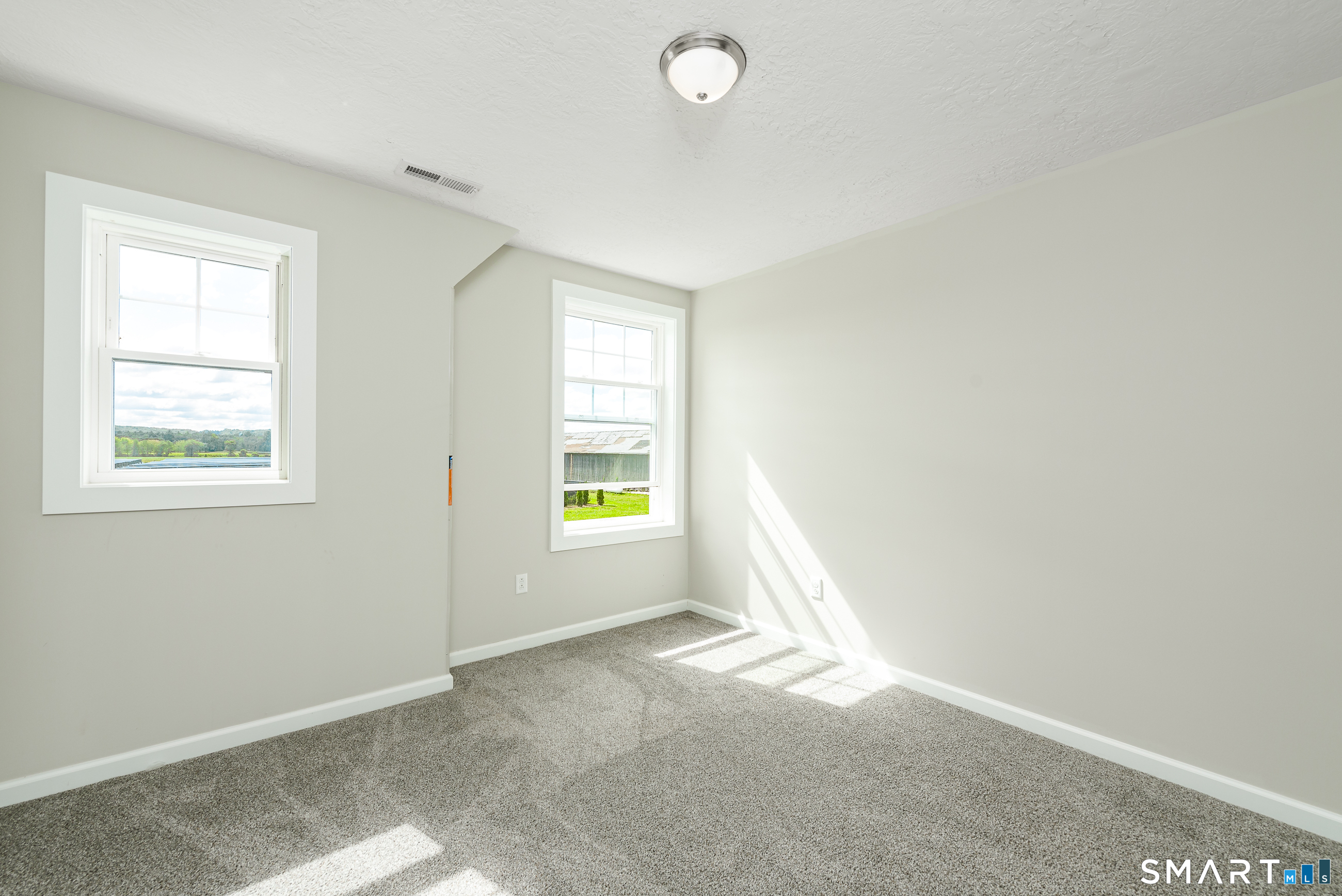71 Middle Road photo 28