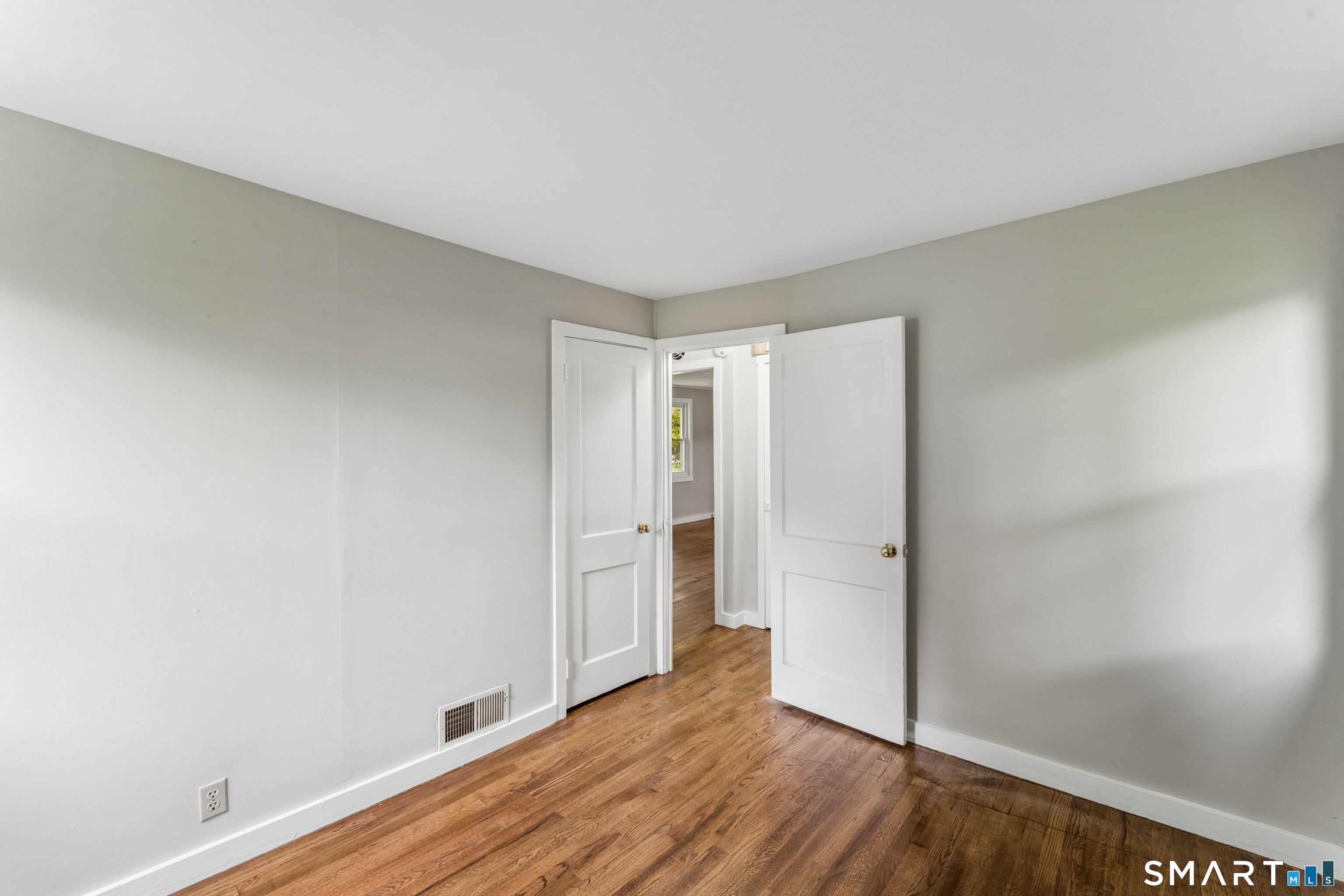 4 Elgin Avenue photo 18