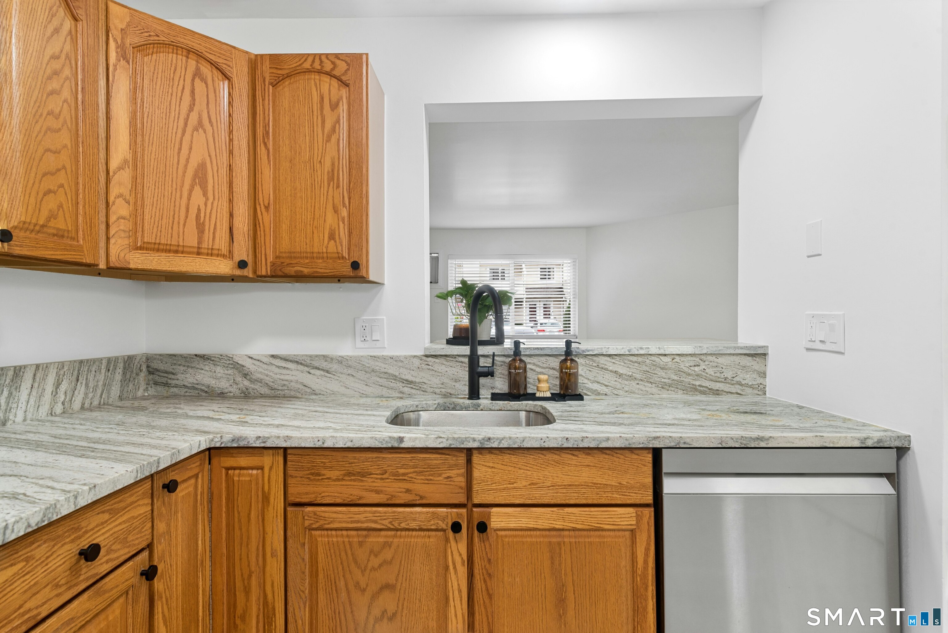 255 Willow, Unit 255 photo 15