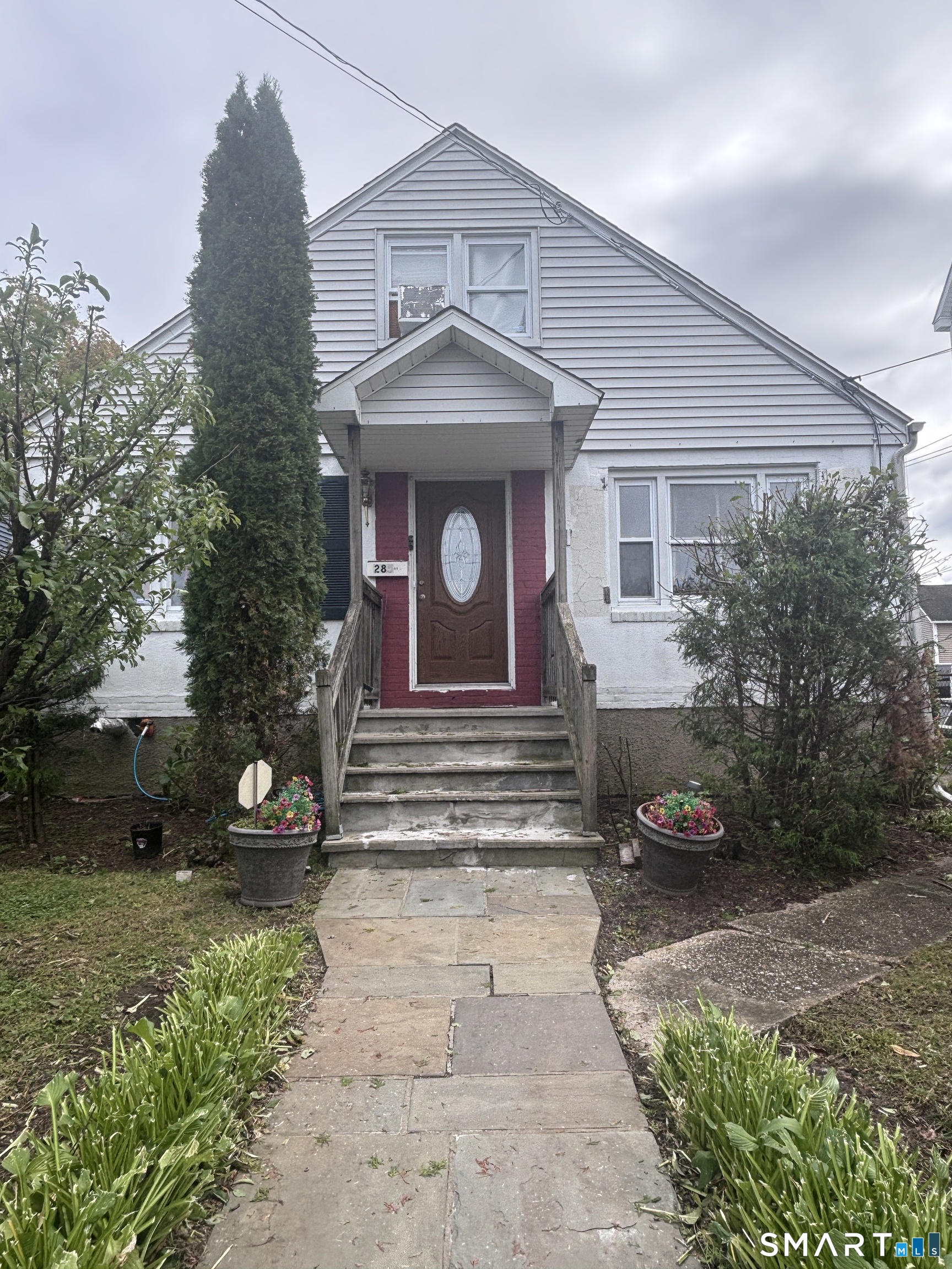 Photo 1 of Single family home for sale at 285 Charles St, Bridgeport, CT 06606 | MLS# 24207345 | Listing updated on 2026-10-02