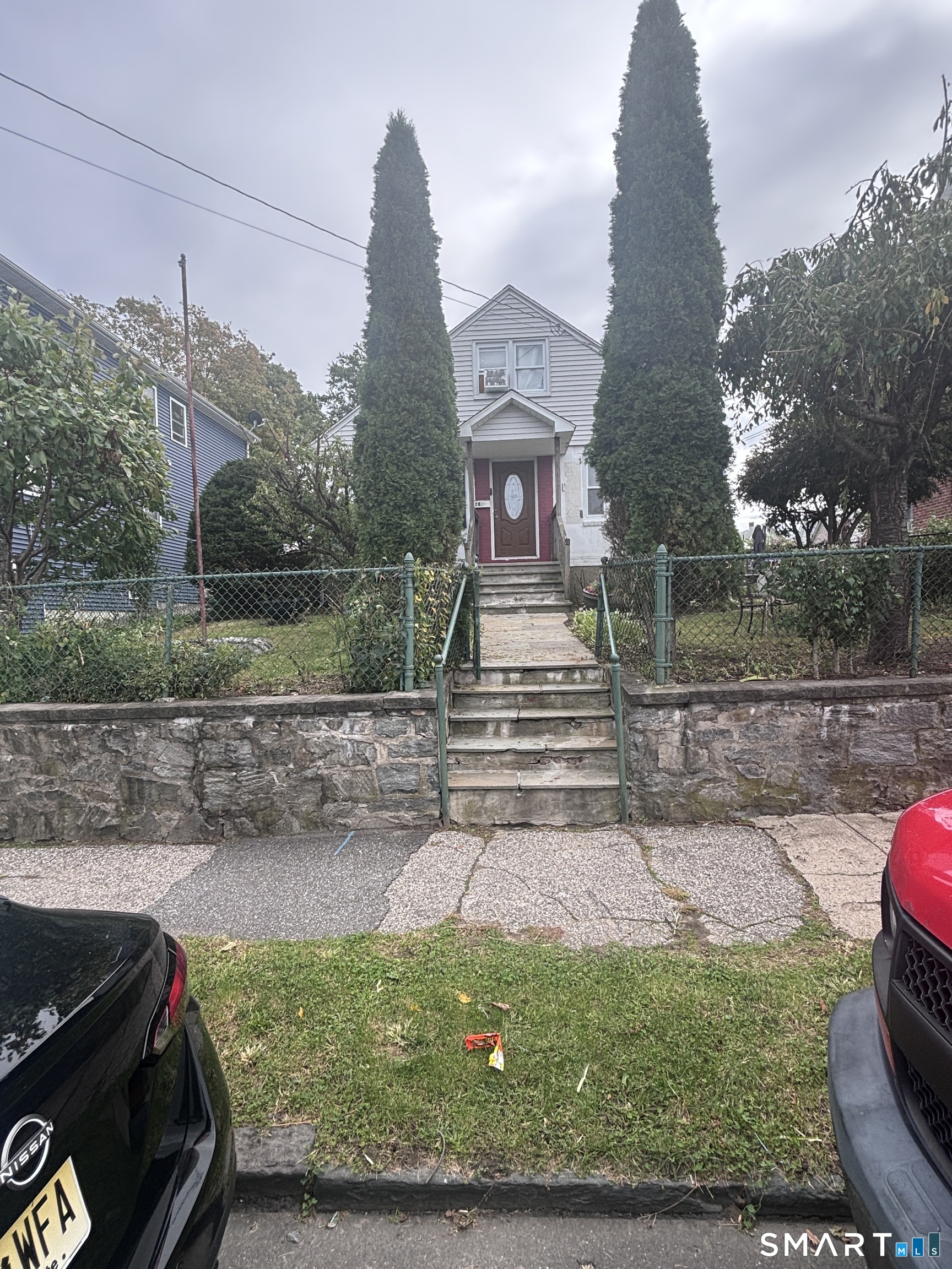 Photo 2 of Single family home for sale at 285 Charles St, Bridgeport, CT 06606 | MLS# 24207345 | Listing updated on 2026-10-02