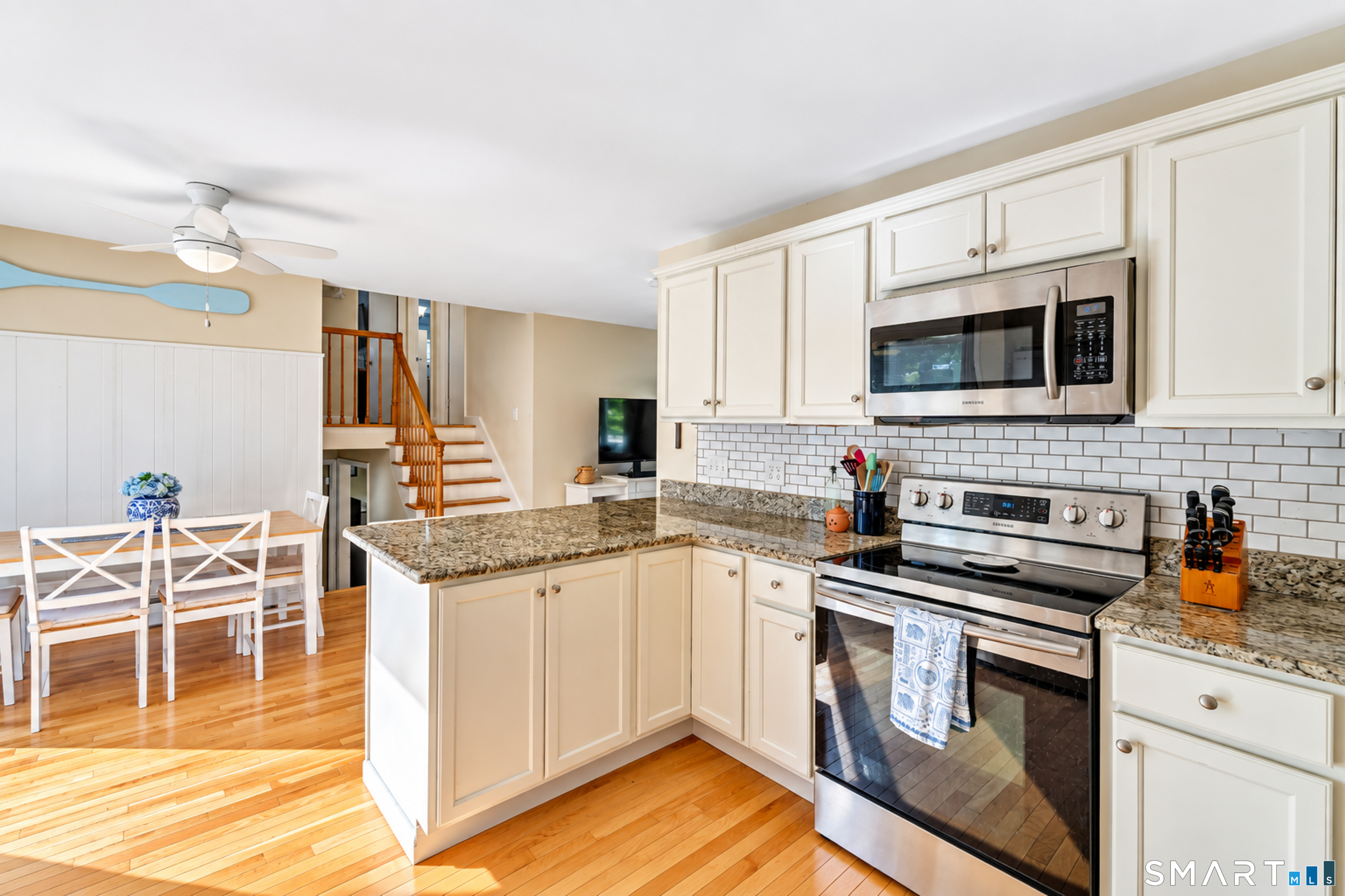 686 Groton Long Point Road, Noank, Groton, CT 06340