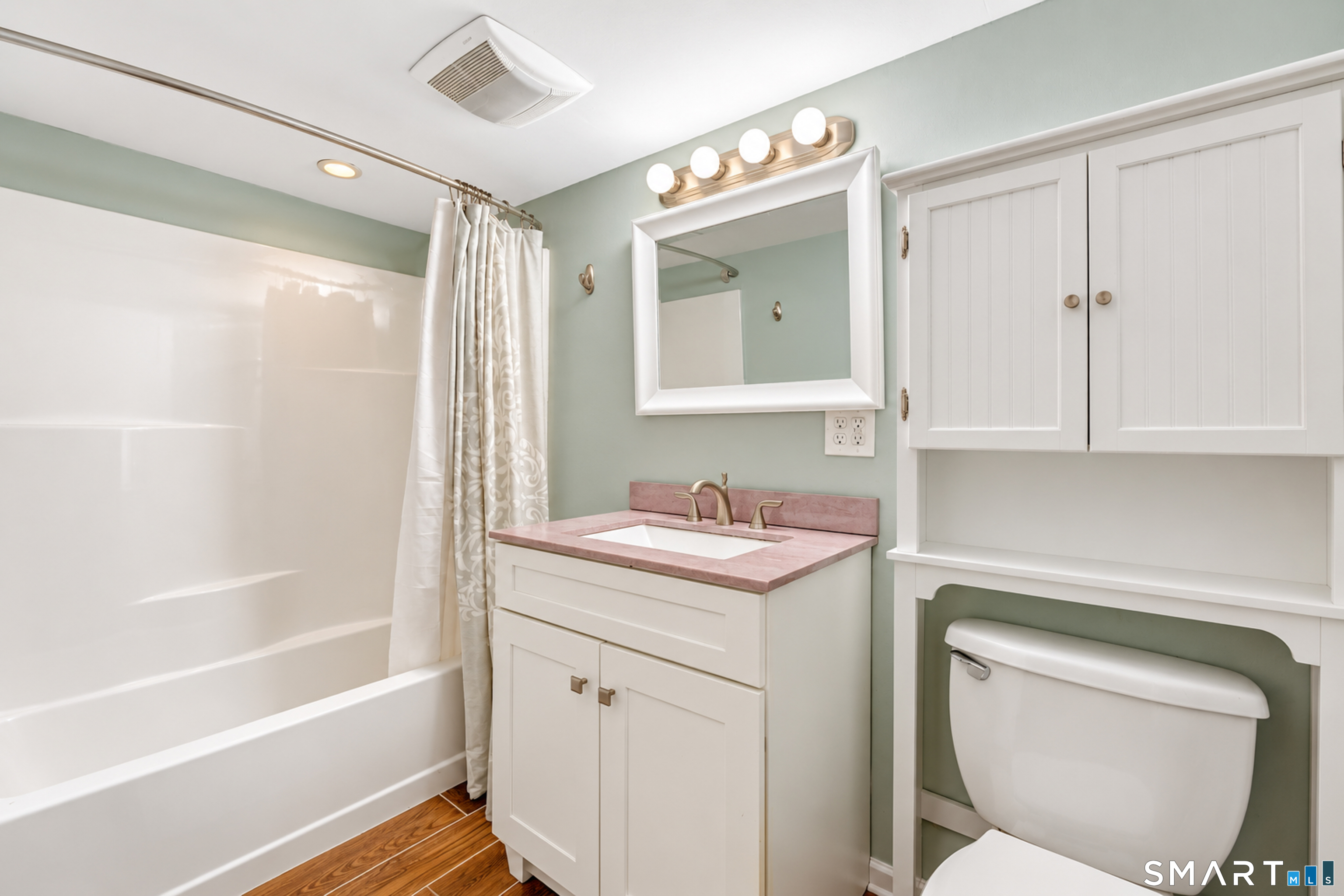 lower level full bath