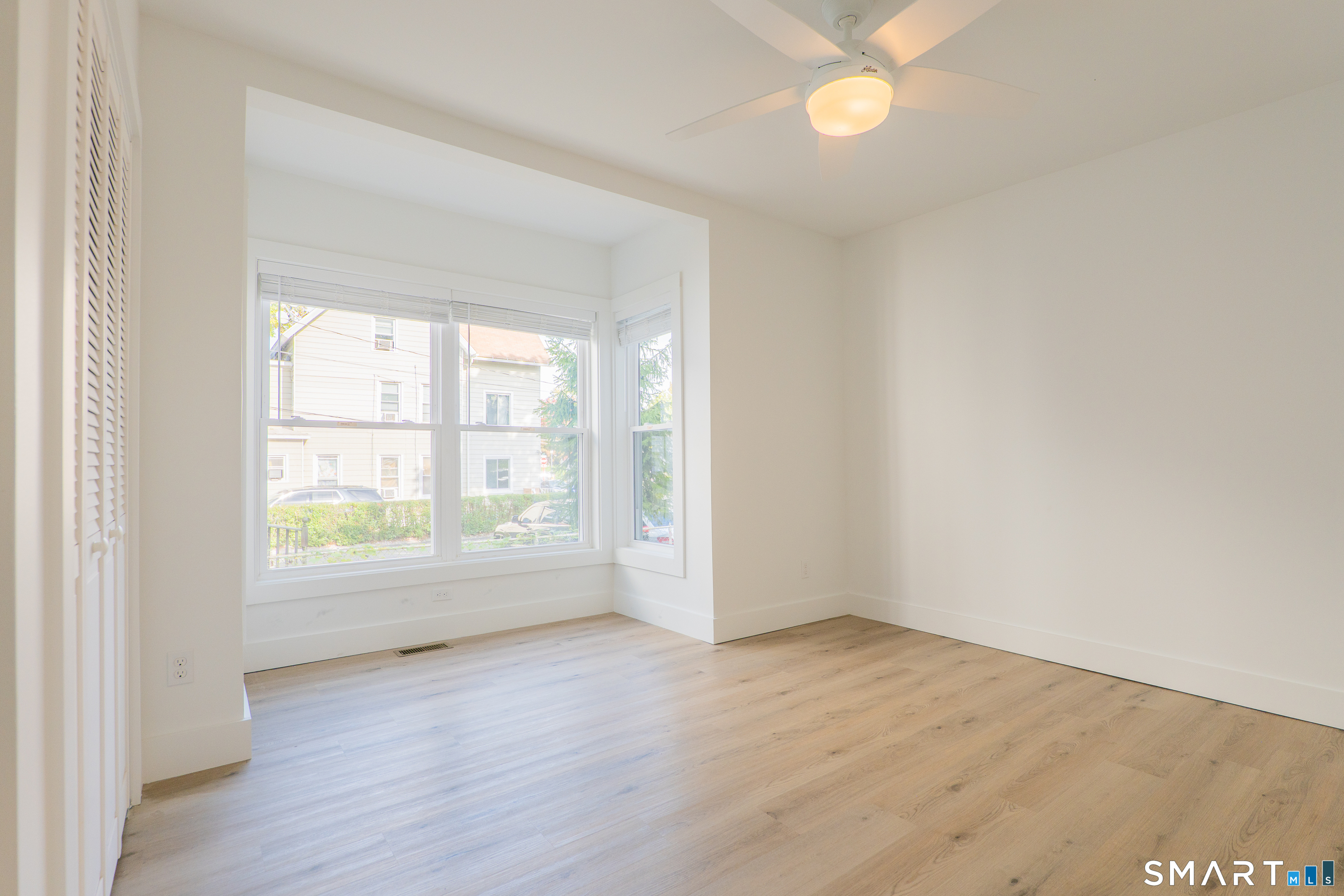 9-UNIT1 Hoyt Street photo 8