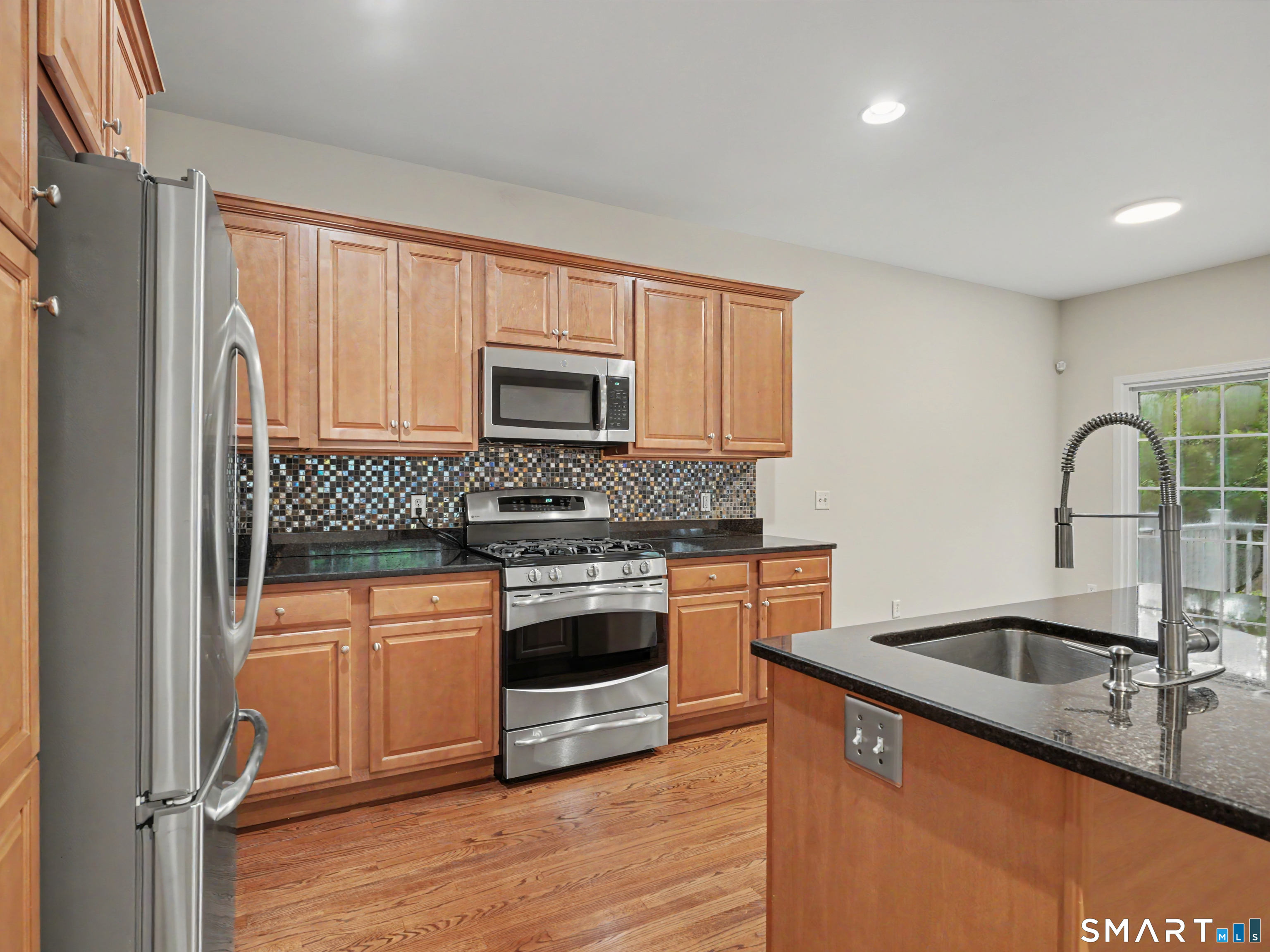 Foto 7 de Condominio en venta en 4 Bristol Terrace #4, Danbury, CT — $599,900