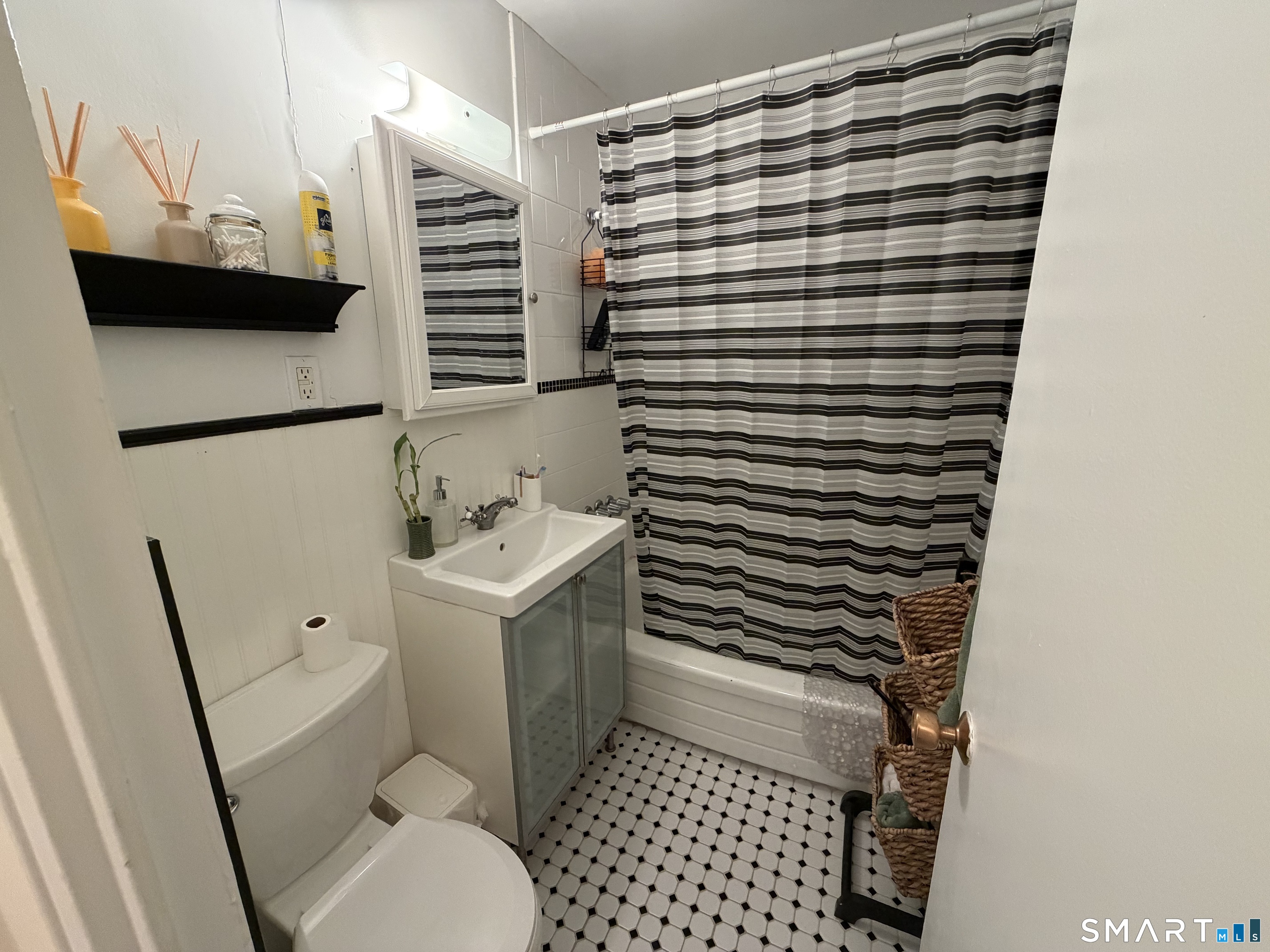 30 Glenbrook Road Unit #8C photo 4
