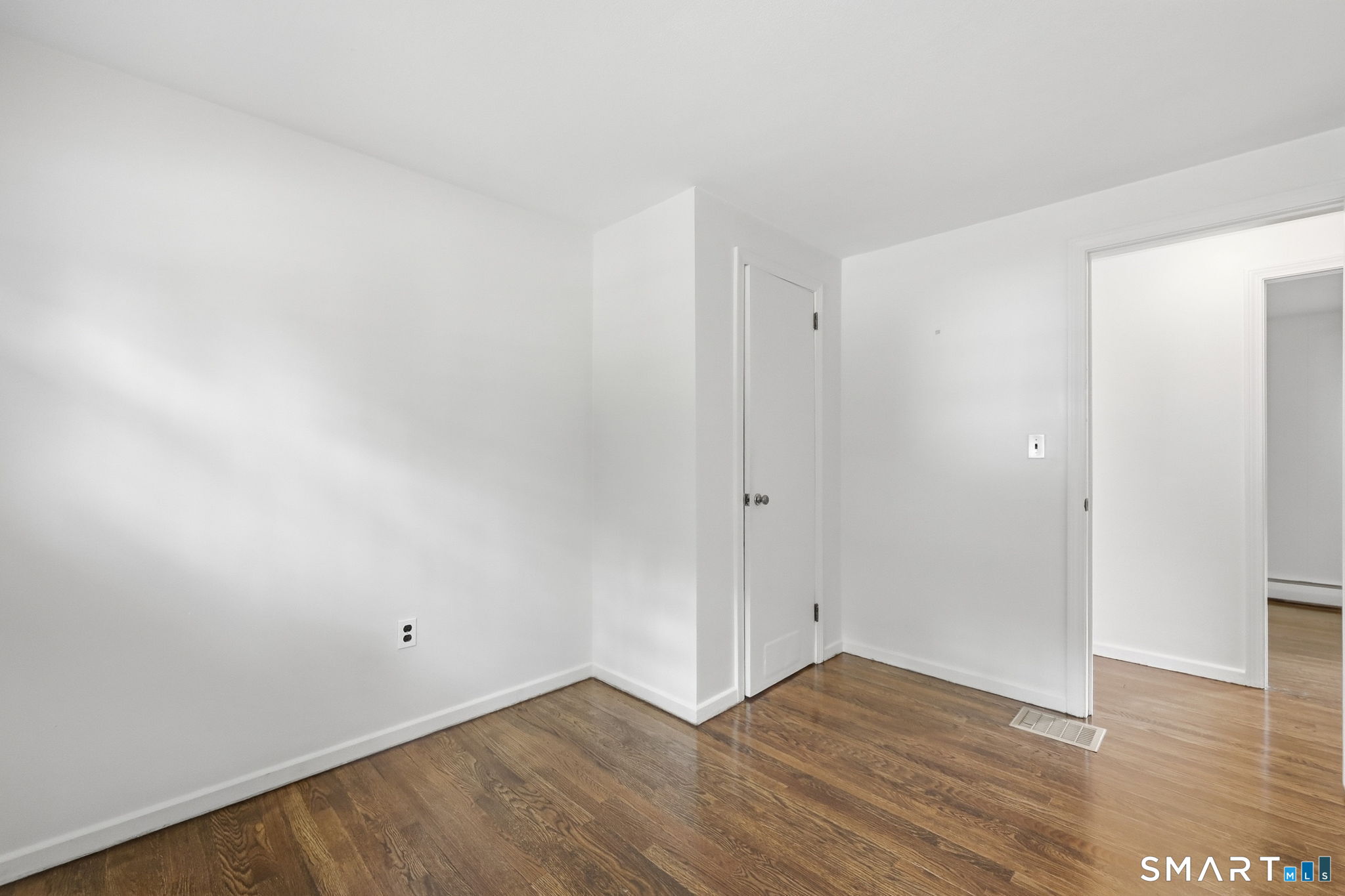 3 Arrow Street photo 25