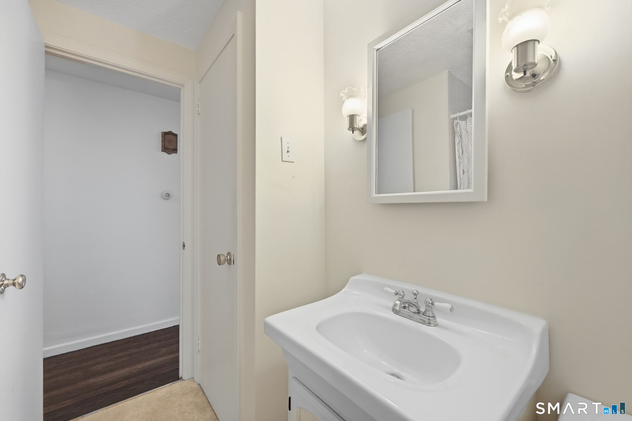 3 Arrow Street photo 21