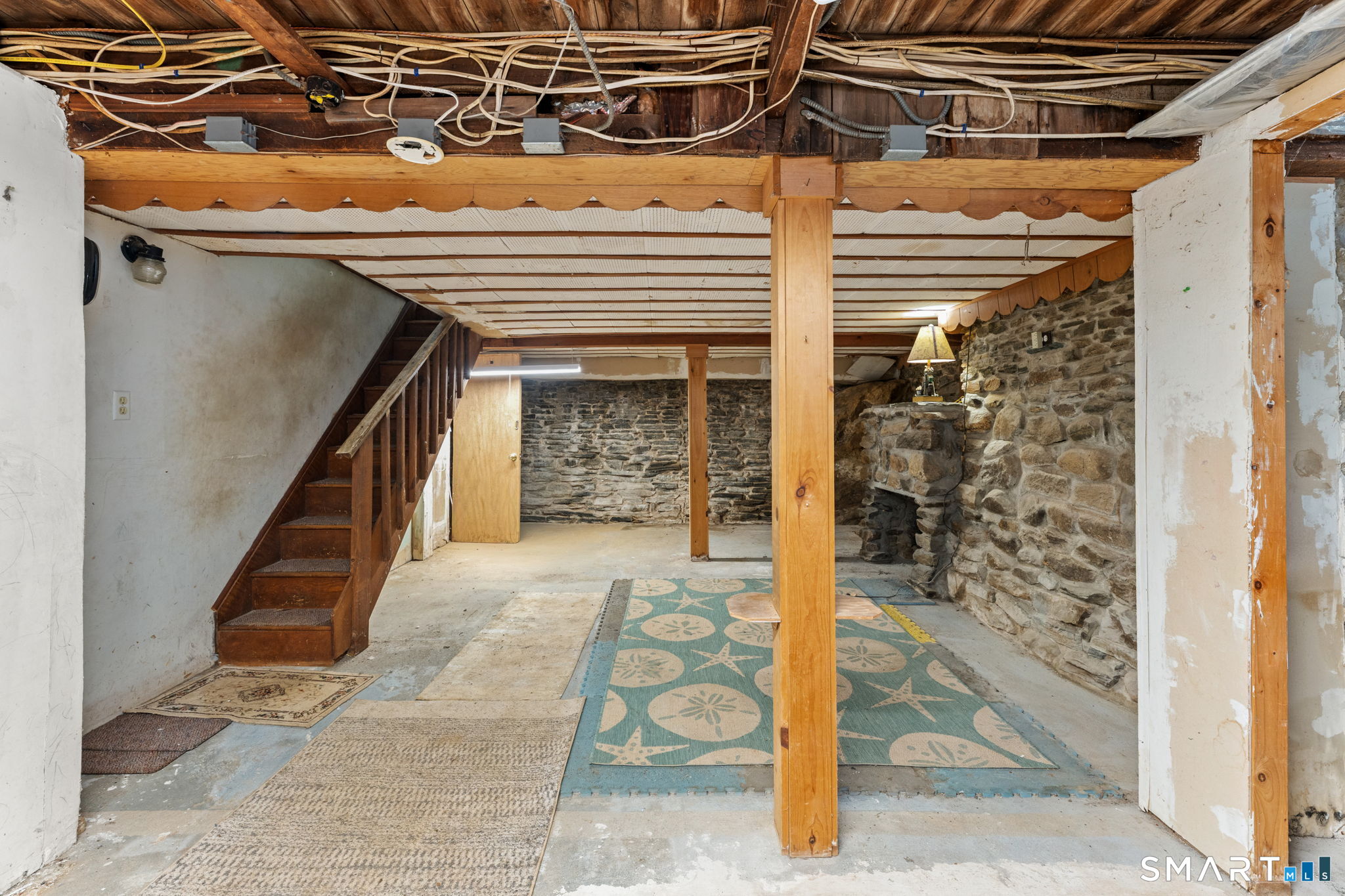 196 Lake Drive East, Oxoboxo Lake, Montville, CT 06370