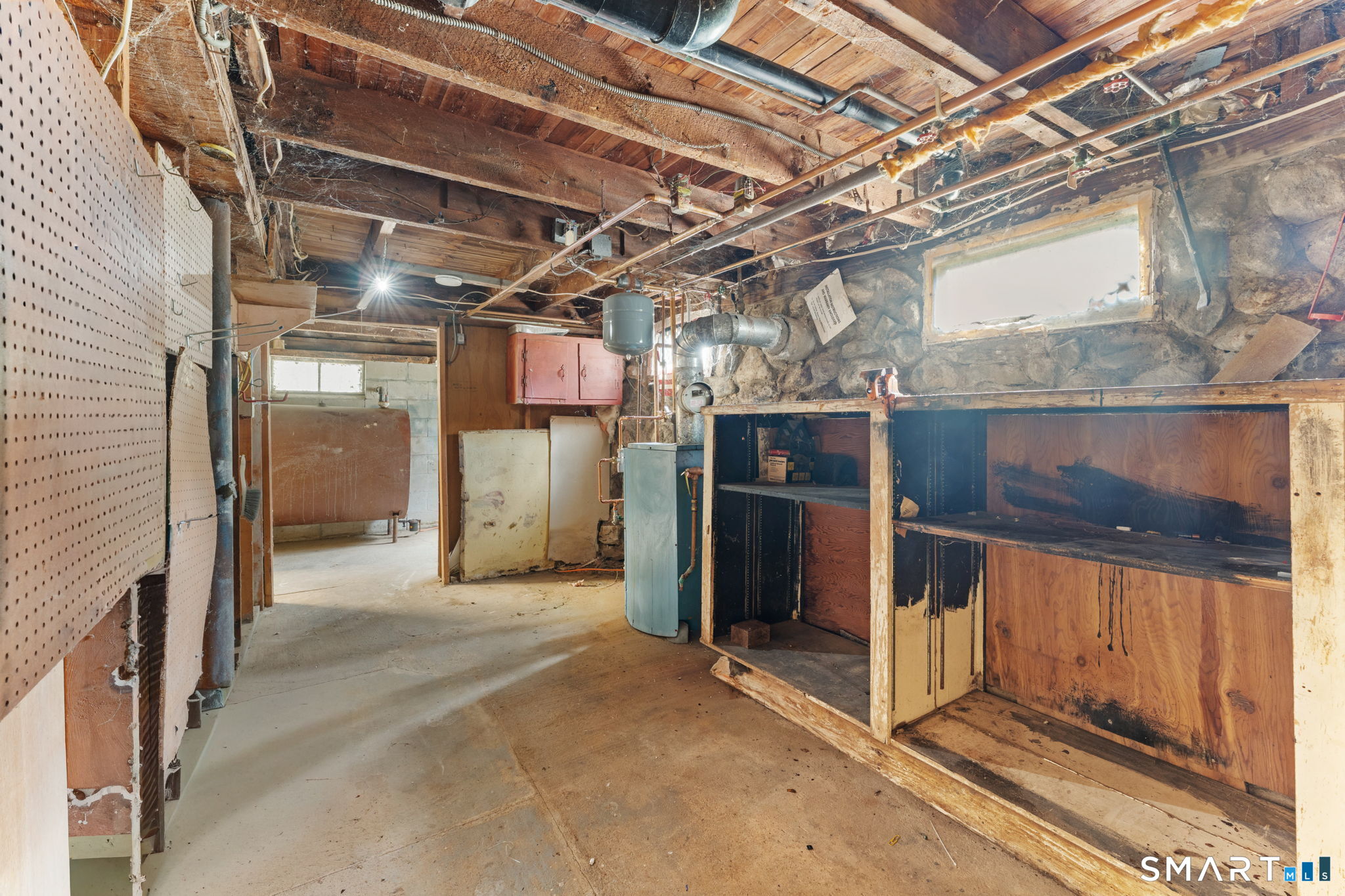196 Lake Drive East, Oxoboxo Lake, Montville, CT 06370