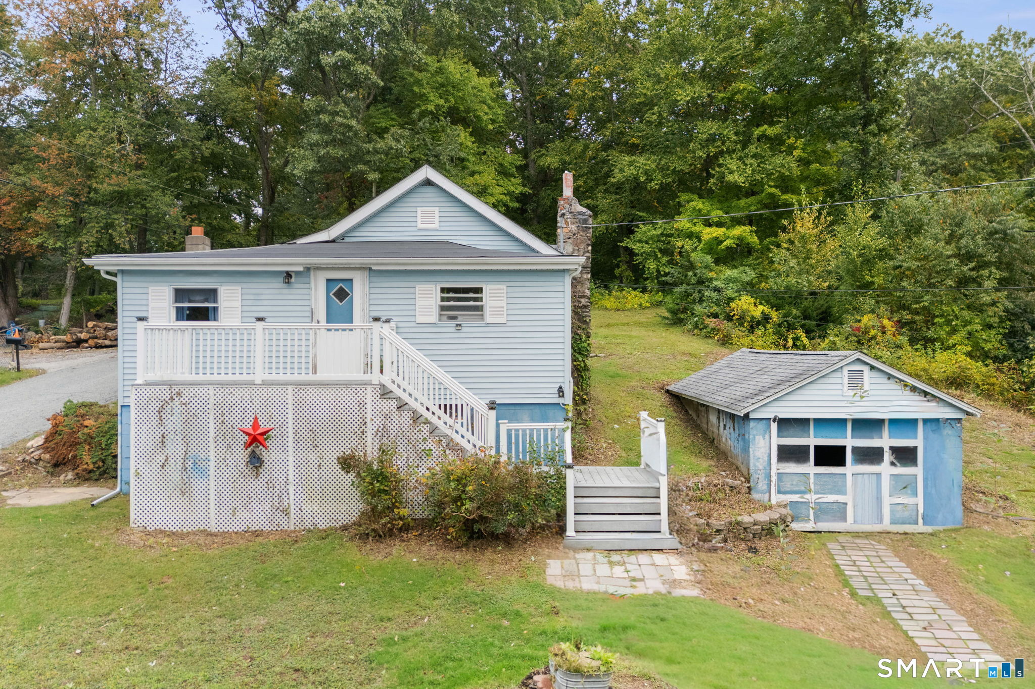 196 Lake Drive East, Oxoboxo Lake, Montville, CT 06370