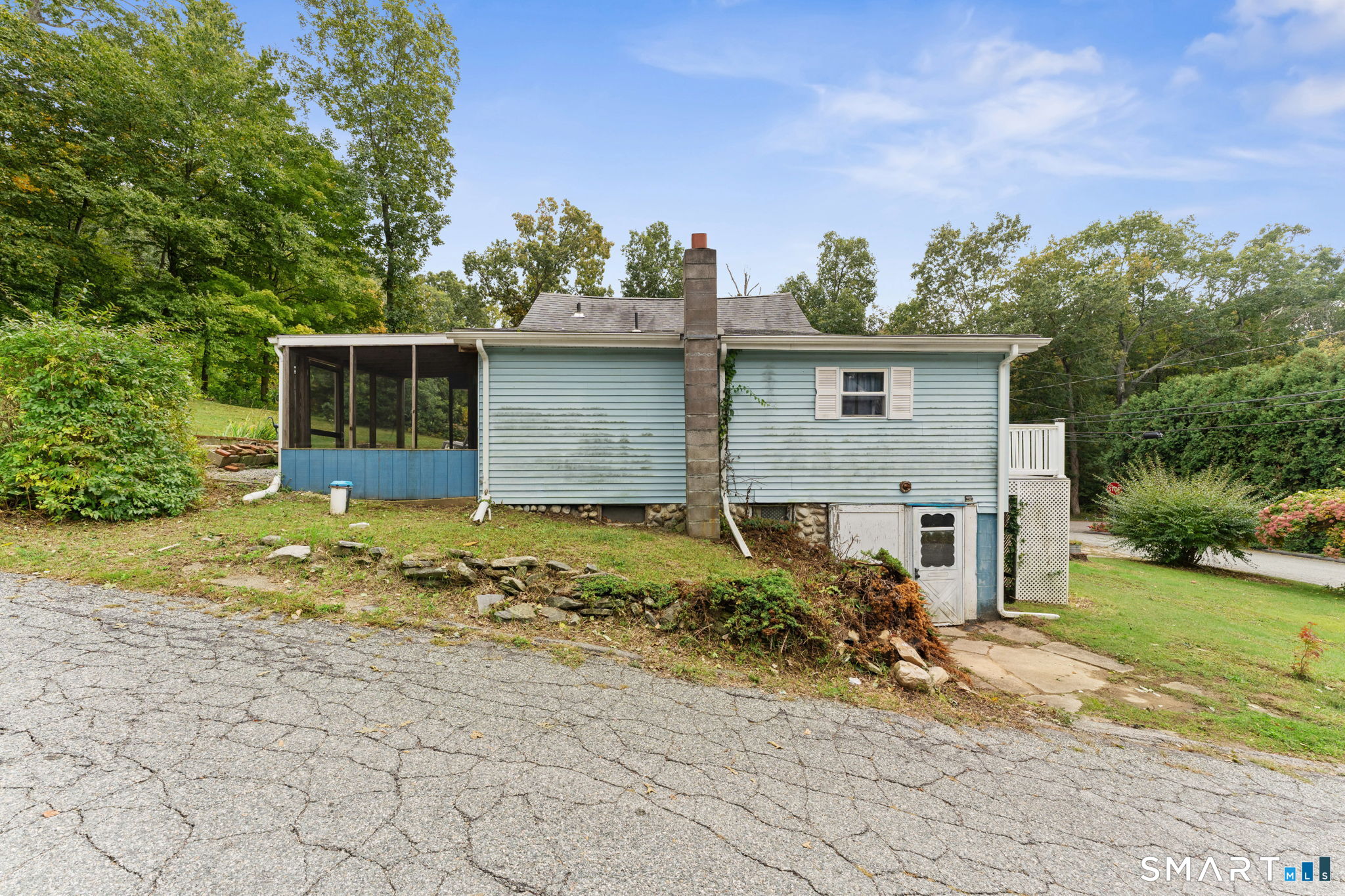 196 Lake Drive East, Oxoboxo Lake, Montville, CT 06370