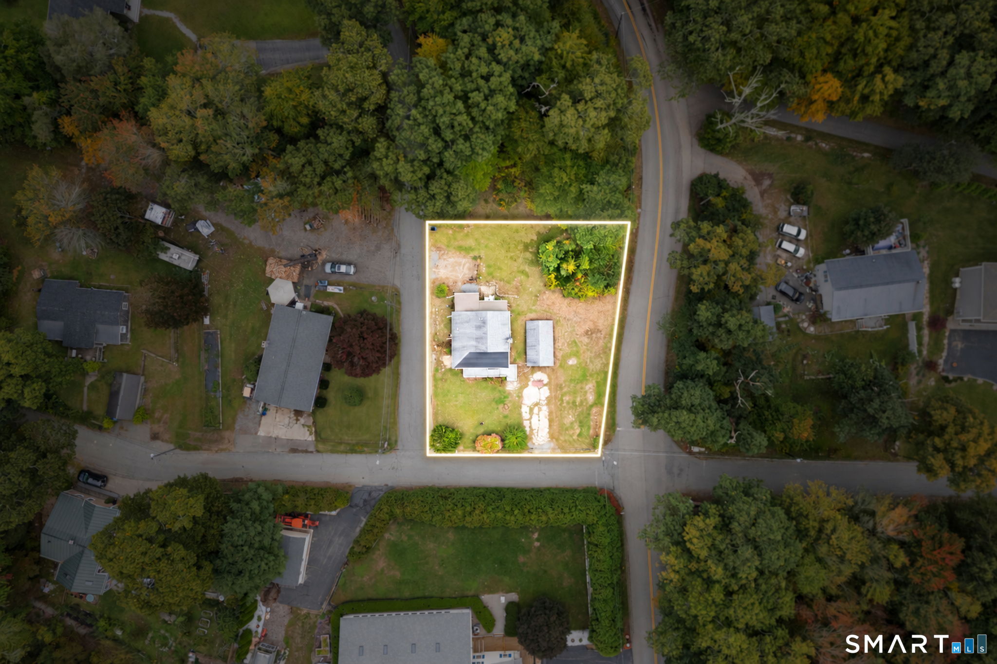 196 Lake Drive East, Oxoboxo Lake, Montville, CT 06370