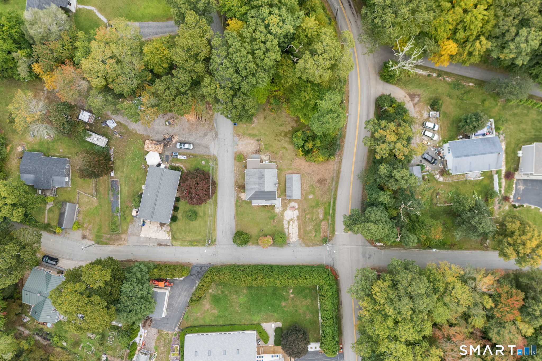 196 Lake Drive East, Oxoboxo Lake, Montville, CT 06370