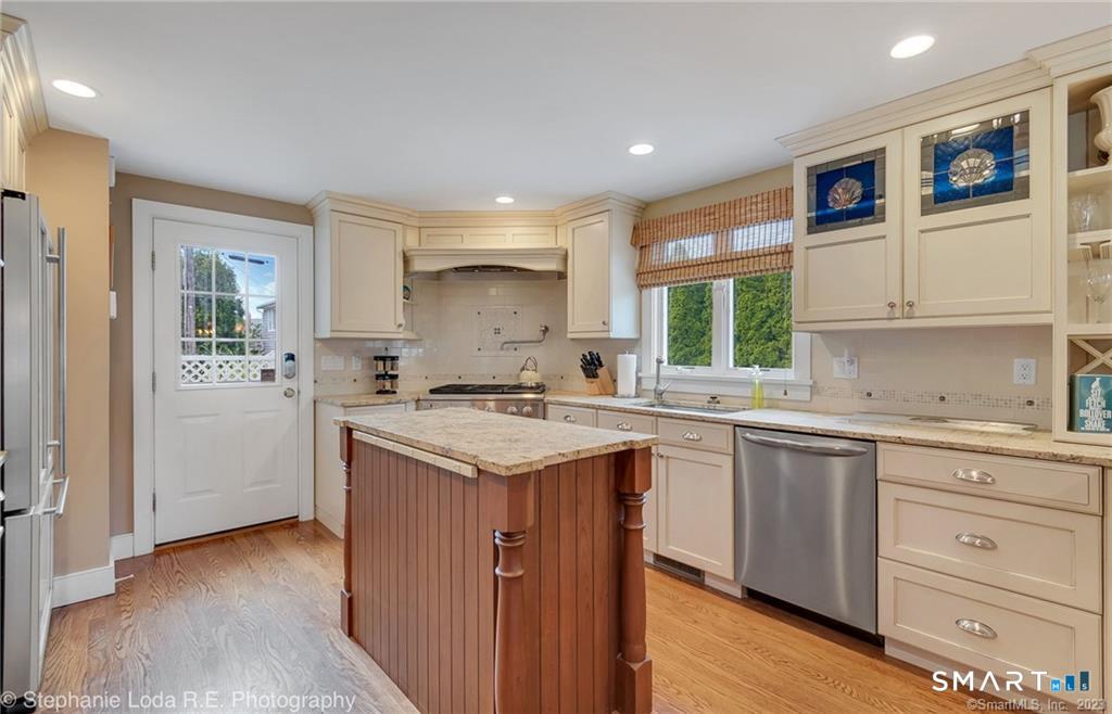 173 Captains Drive, Pilot's Point, Westbrook, CT 06498