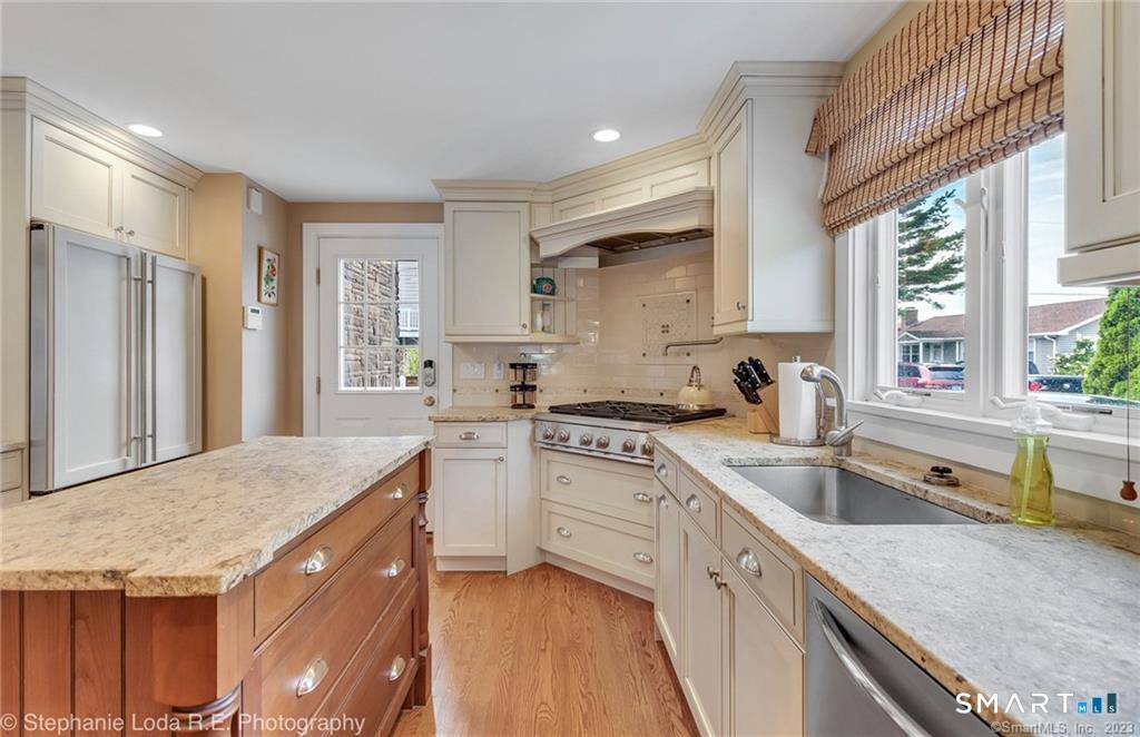 173 Captains Drive, Pilot's Point, Westbrook, CT 06498