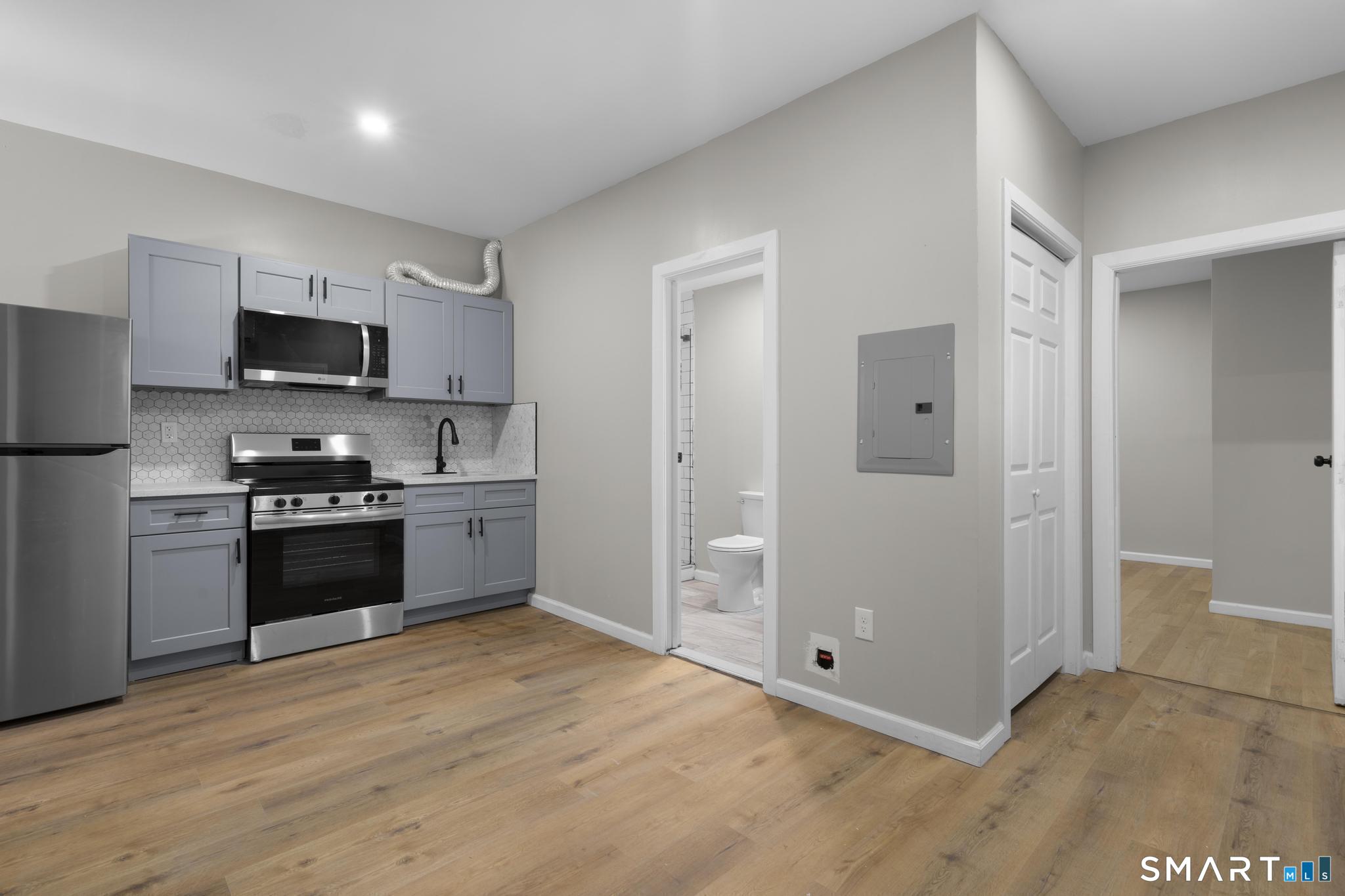 140 Grand Street, #3C, Downtown, Waterbury, CT 06702