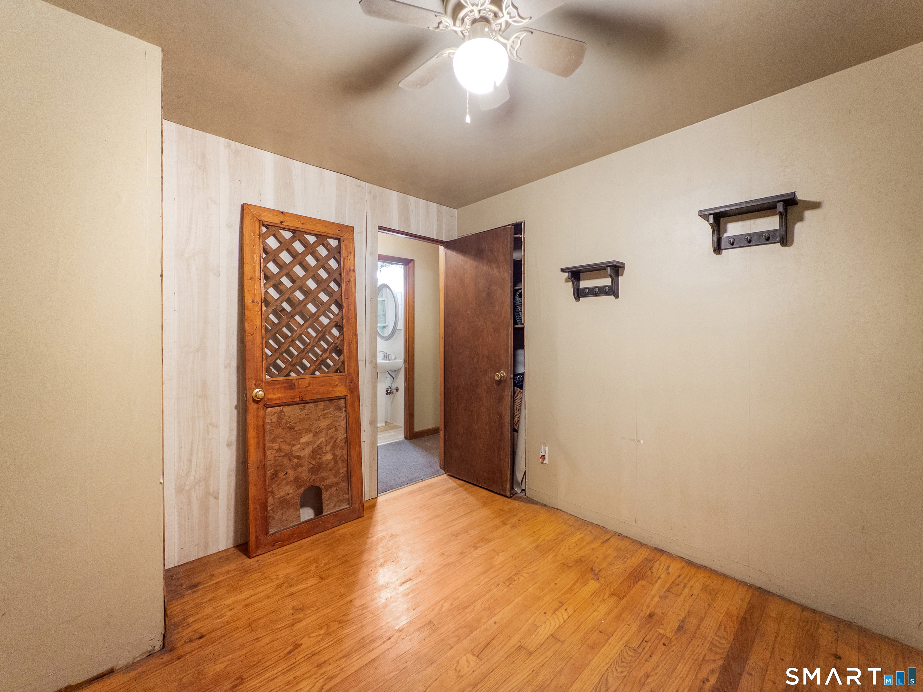 889 Benham Street photo 18