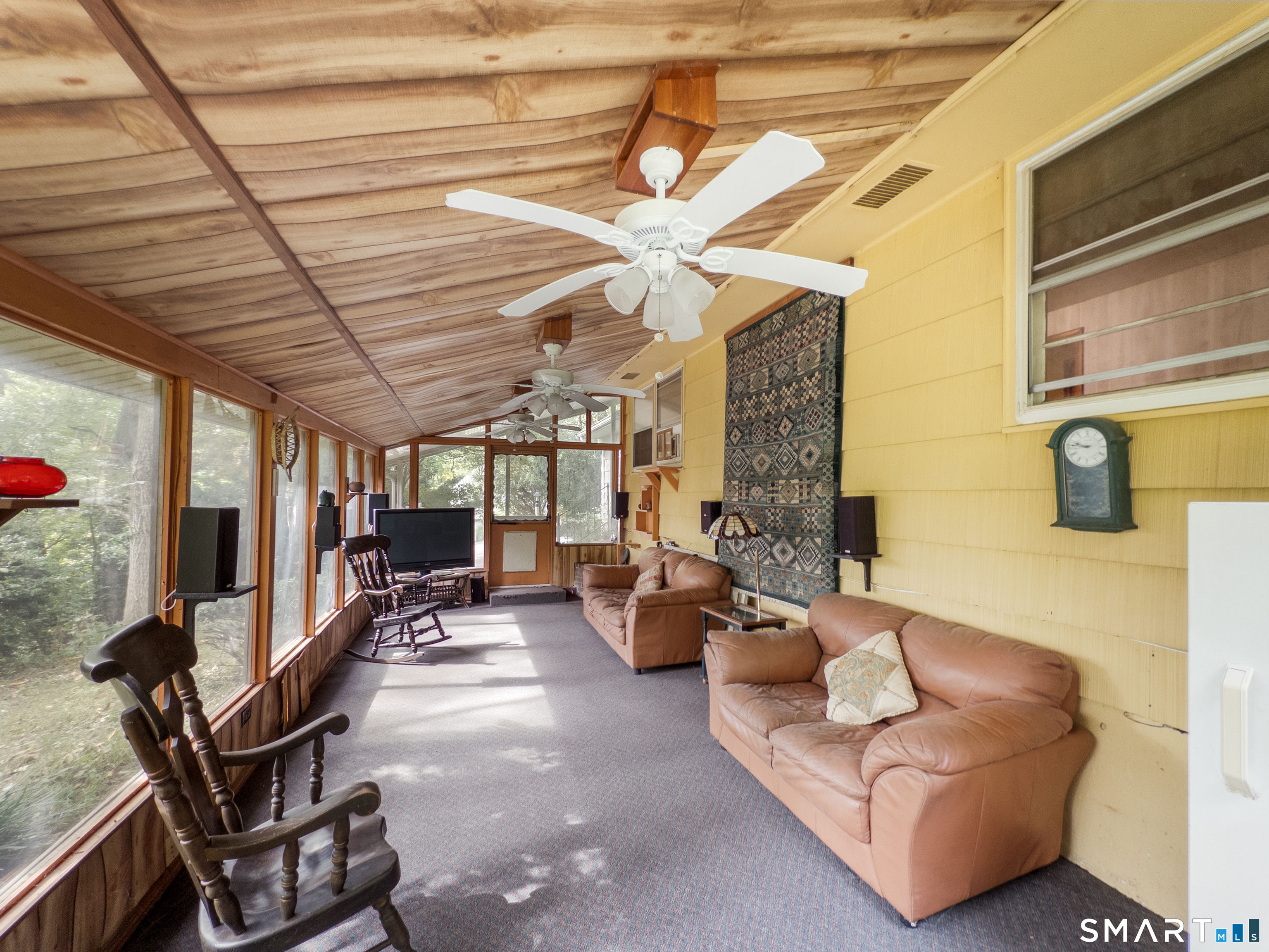 889 Benham Street photo 12