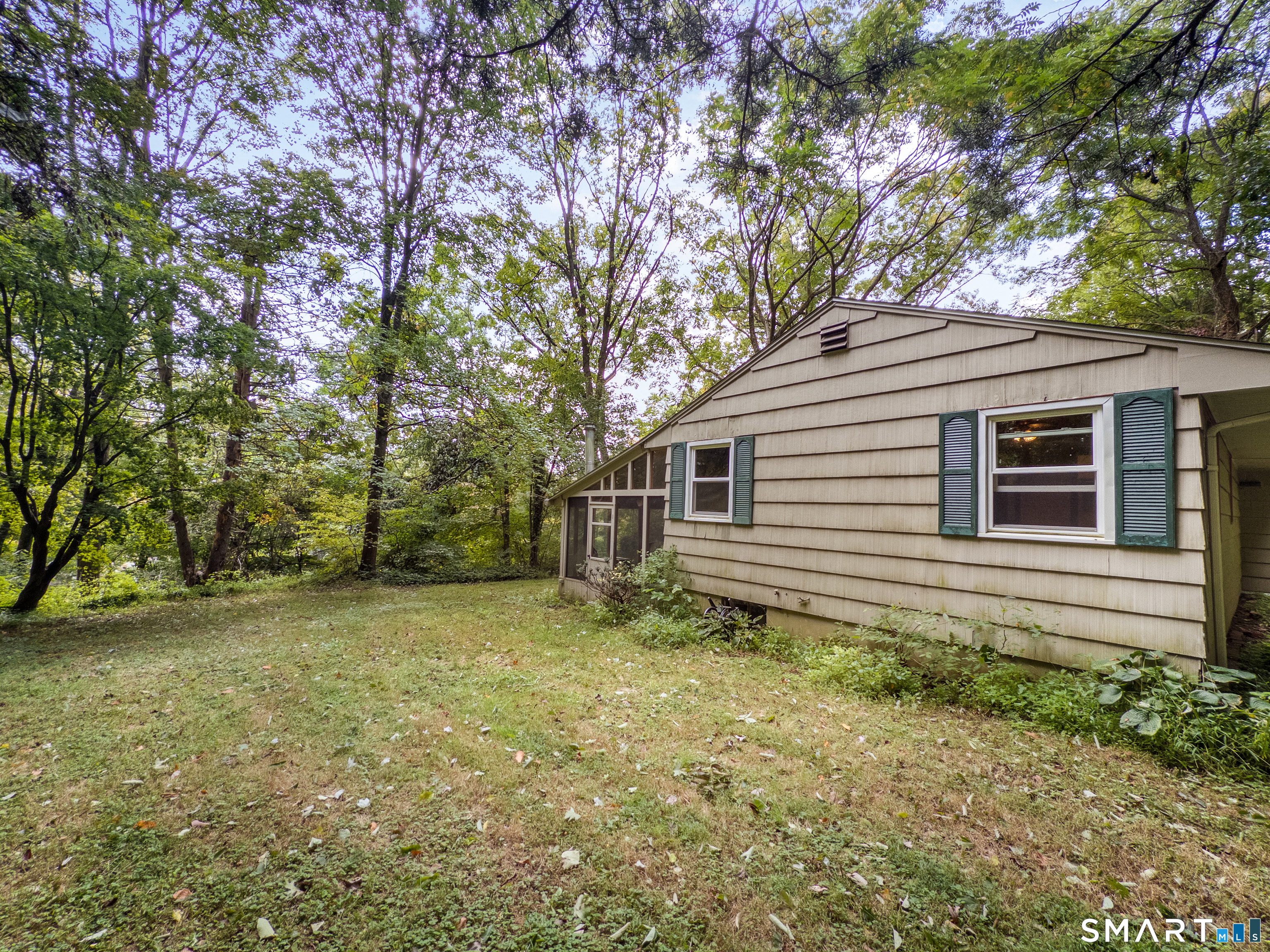 889 Benham Street photo 25