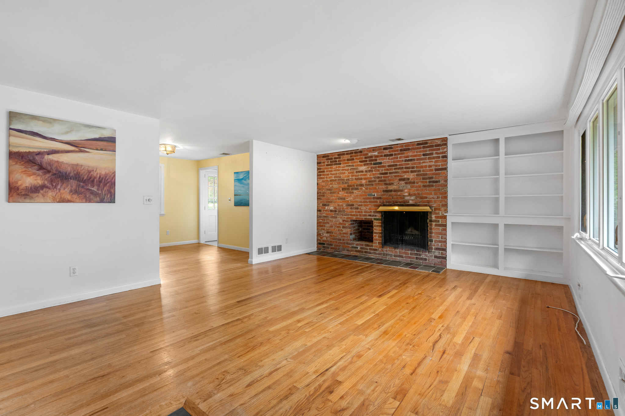 Photo 2 of Single family home for sale at 83 Richmond Ln, West Hartford, CT 06117 | MLS# 24211123 | Listing updated on 2026-10-07