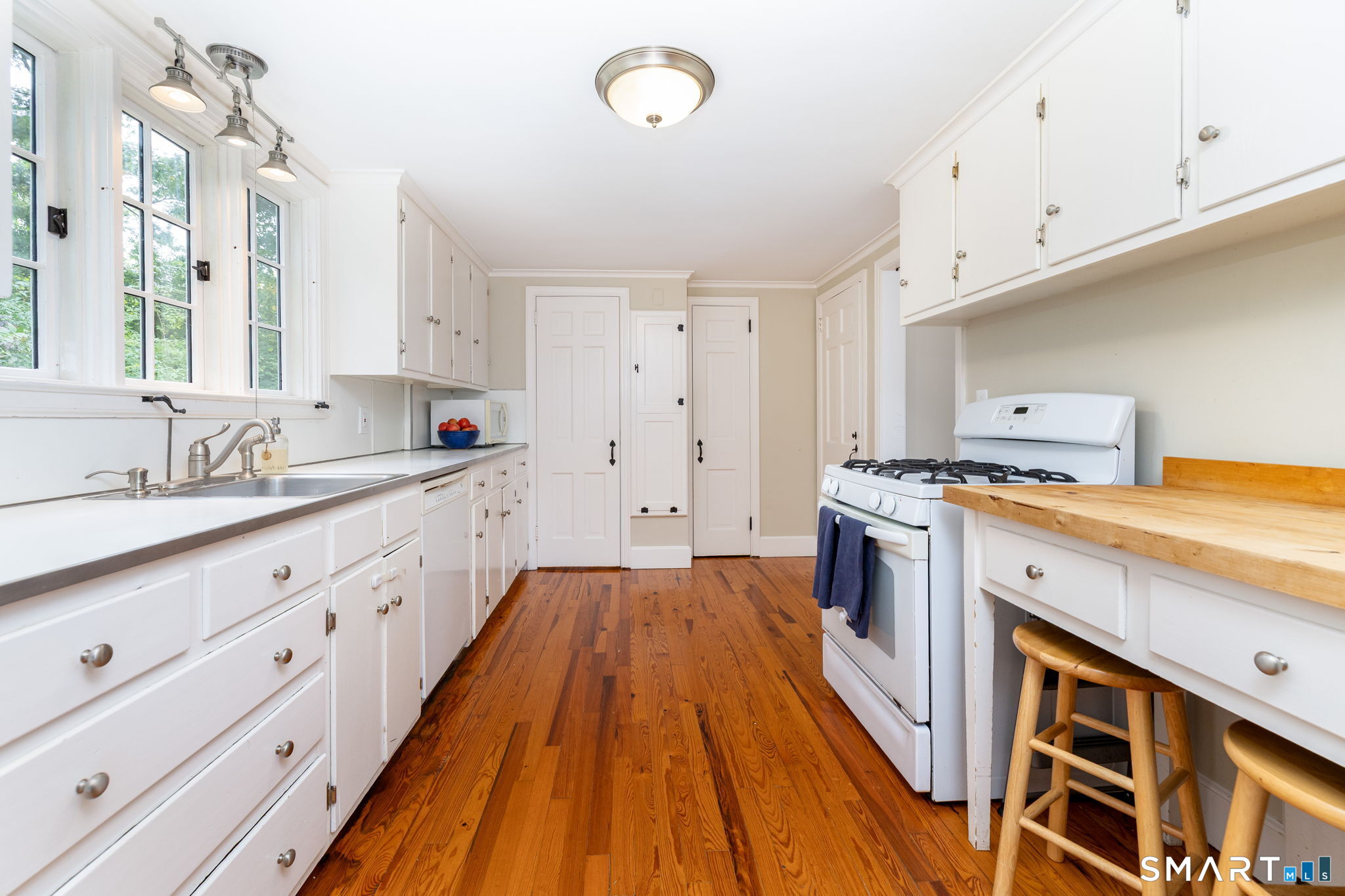 19 Westway photo 15