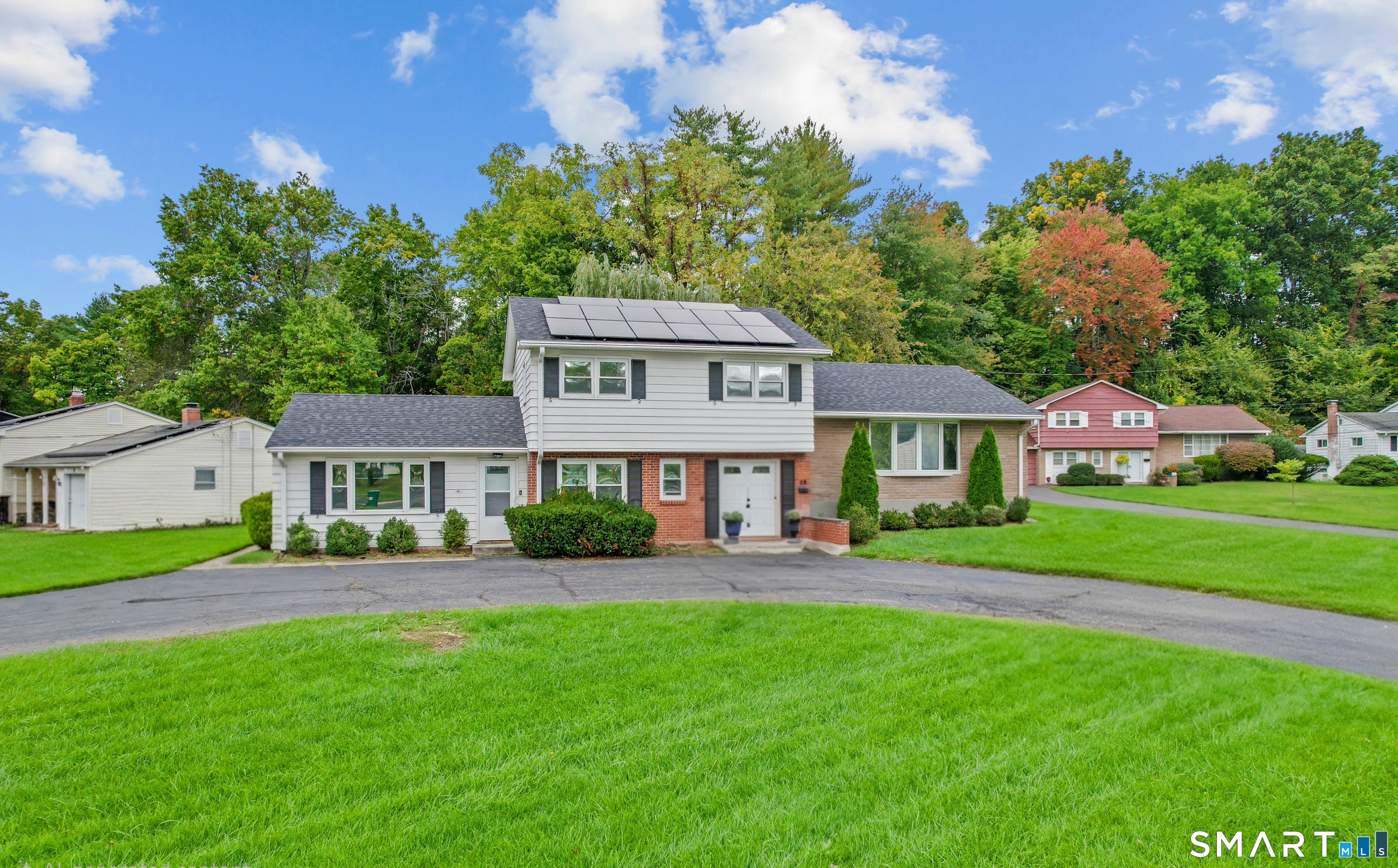 Photo 1 of Single family home for sale at 88 Wintonbury Ave, Bloomfield, CT 06002 | MLS# 24211243 | Listing updated on 2026-10-02
