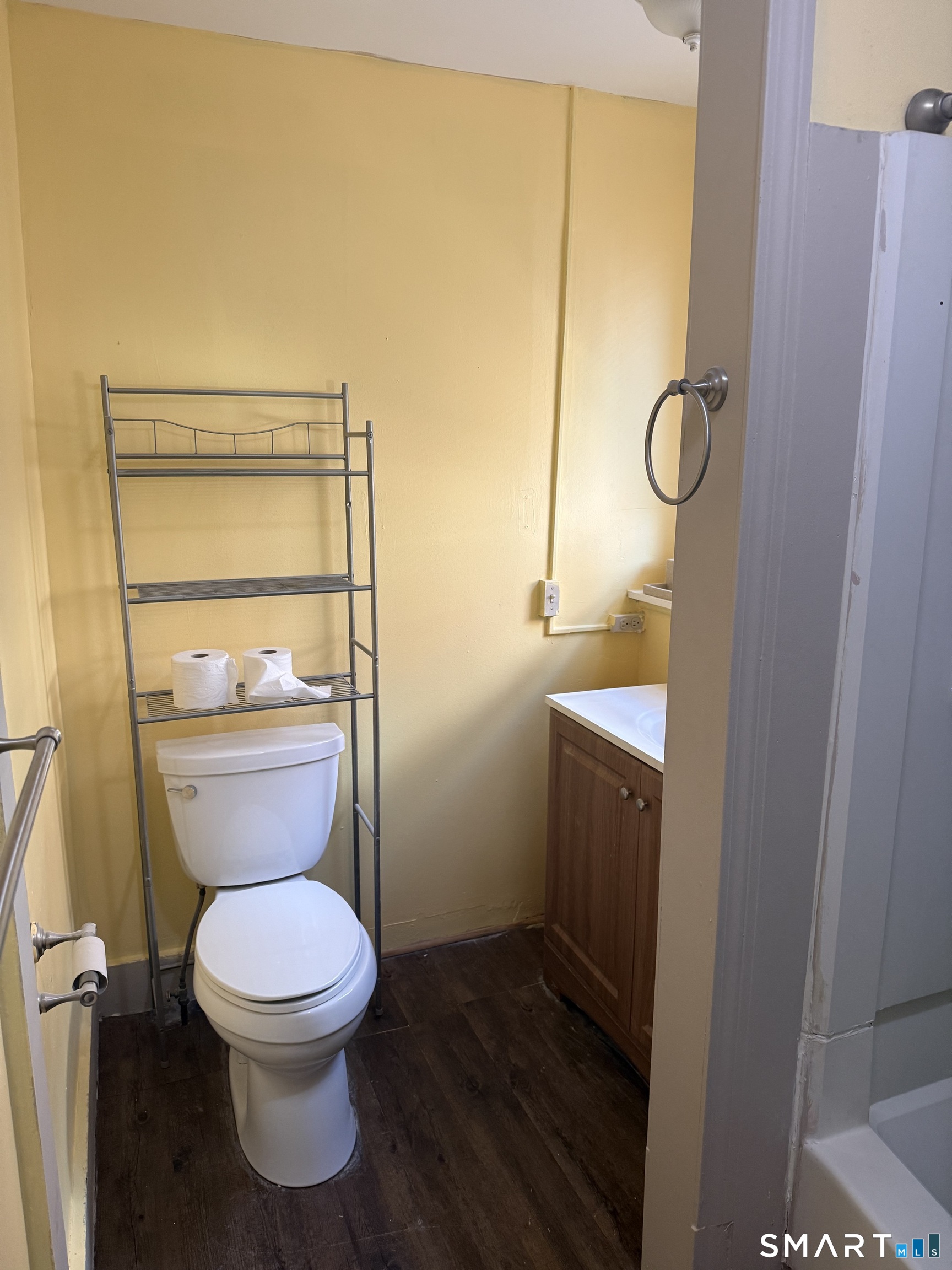 107 Hungerford Street, #2nd Floor, Hartford, CT 06106