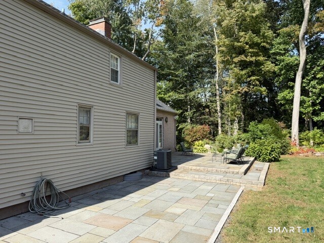 62 Buttonball Lane photo 10