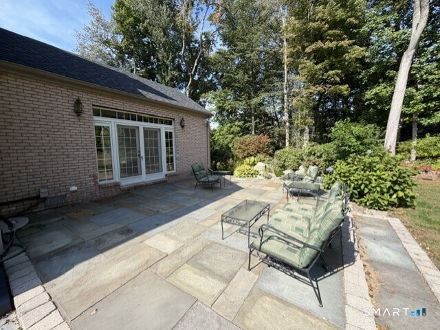 62 Buttonball Lane photo 7