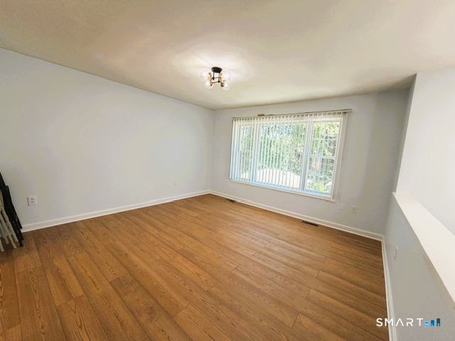 83 Essex Avenue photo 6