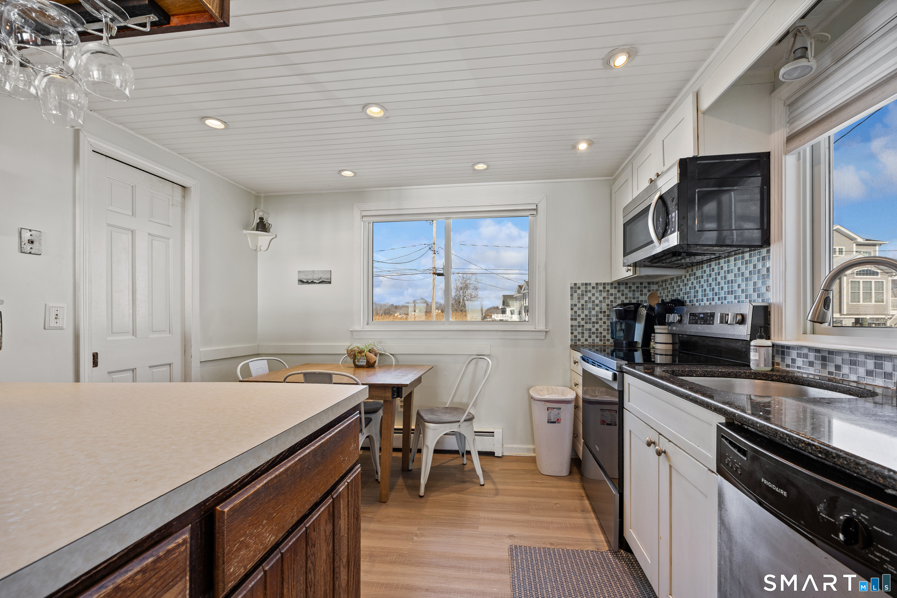 33 Beach Road West, Chalker Beach, Old Saybrook, CT 06475