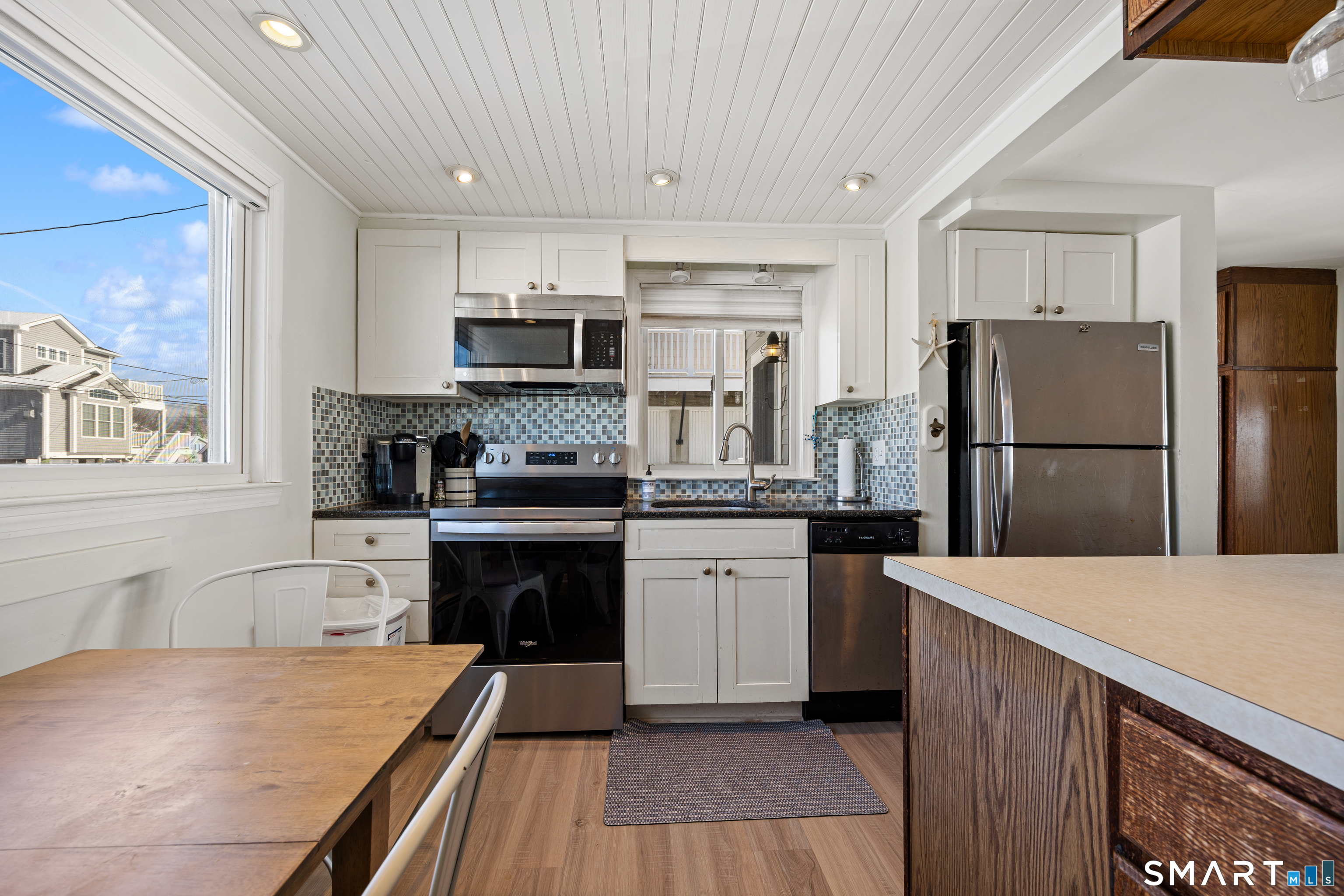 33 Beach Road West, Chalker Beach, Old Saybrook, CT 06475