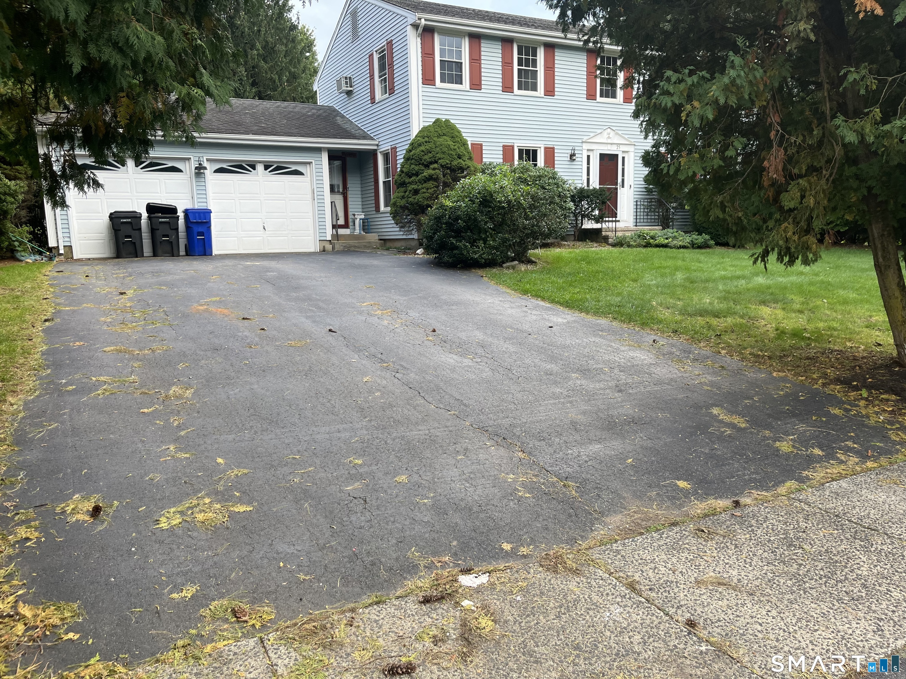 Photo 3 of Single family home for sale at 25 Margaret Dr, South Windsor, CT 06074 | MLS# 24204534 | Listing updated on 2026-10-07