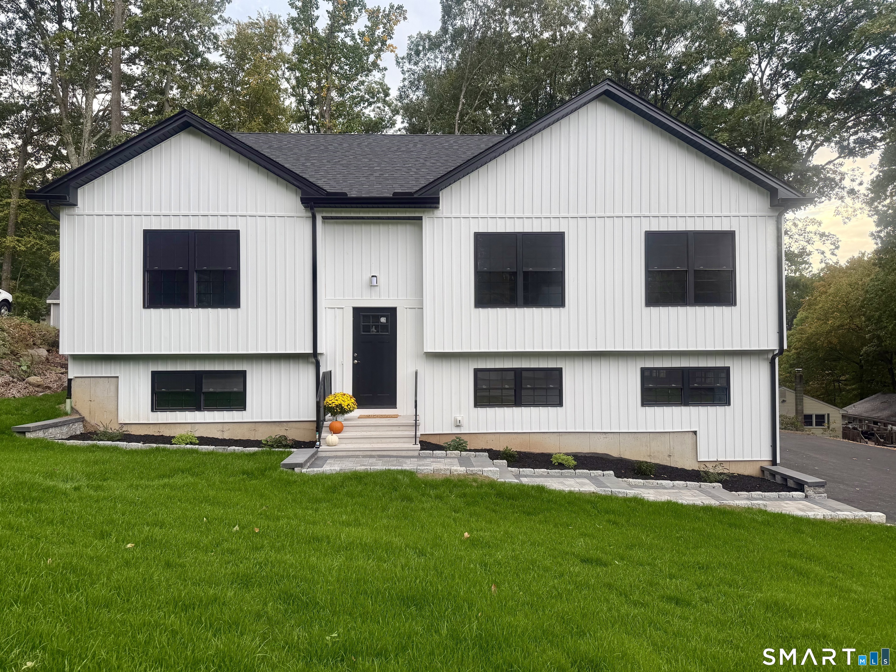 202 Pleasant View Avenue