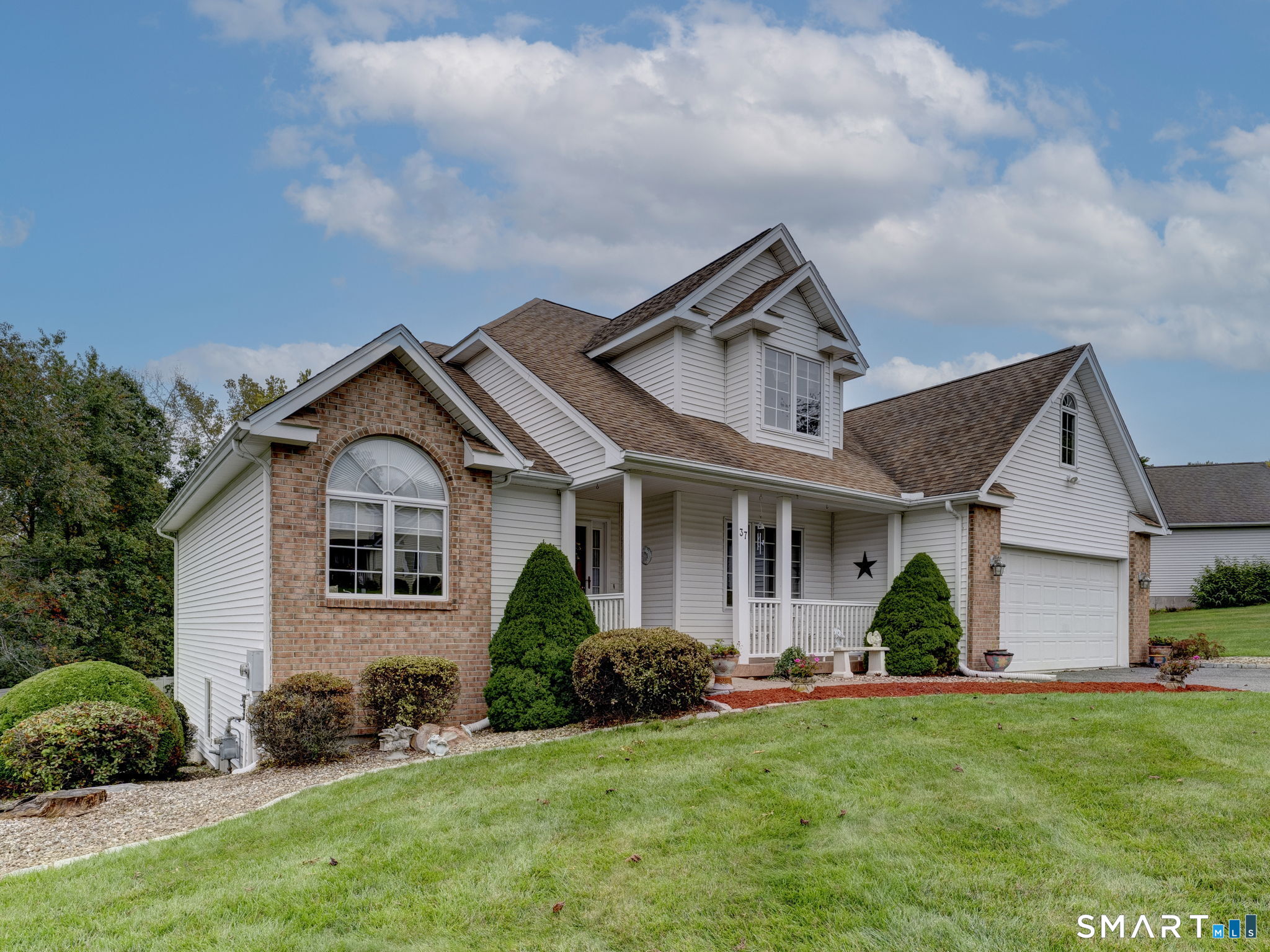 Photo 1 of Single family home for sale at 37 Skyview Ter, Manchester, CT 06040 | MLS# 24211625 | Listing updated on 2026-10-06