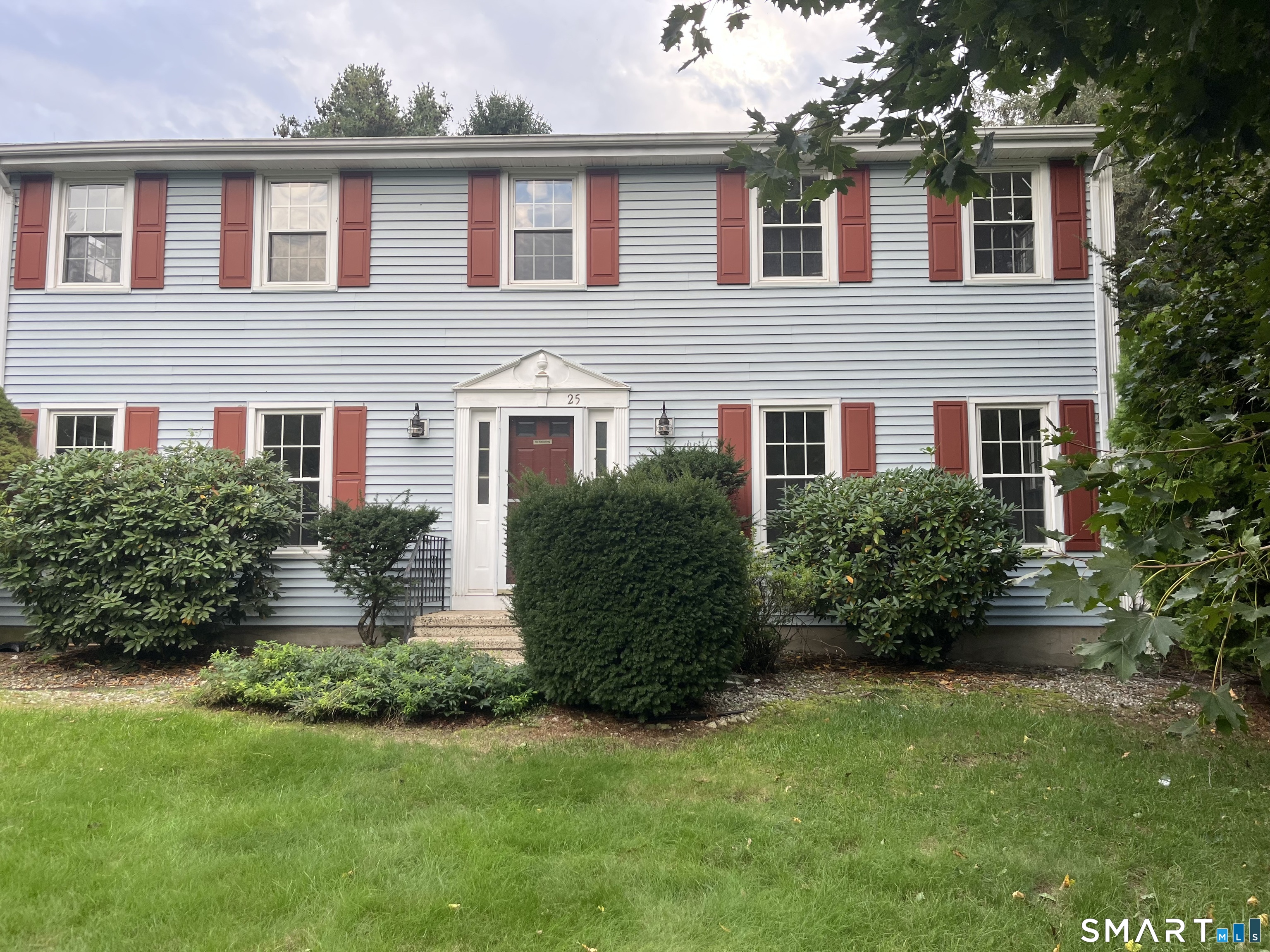 Photo 2 of Single family home for sale at 25 Margaret Dr, South Windsor, CT 06074 | MLS# 24204534 | Listing updated on 2026-10-07