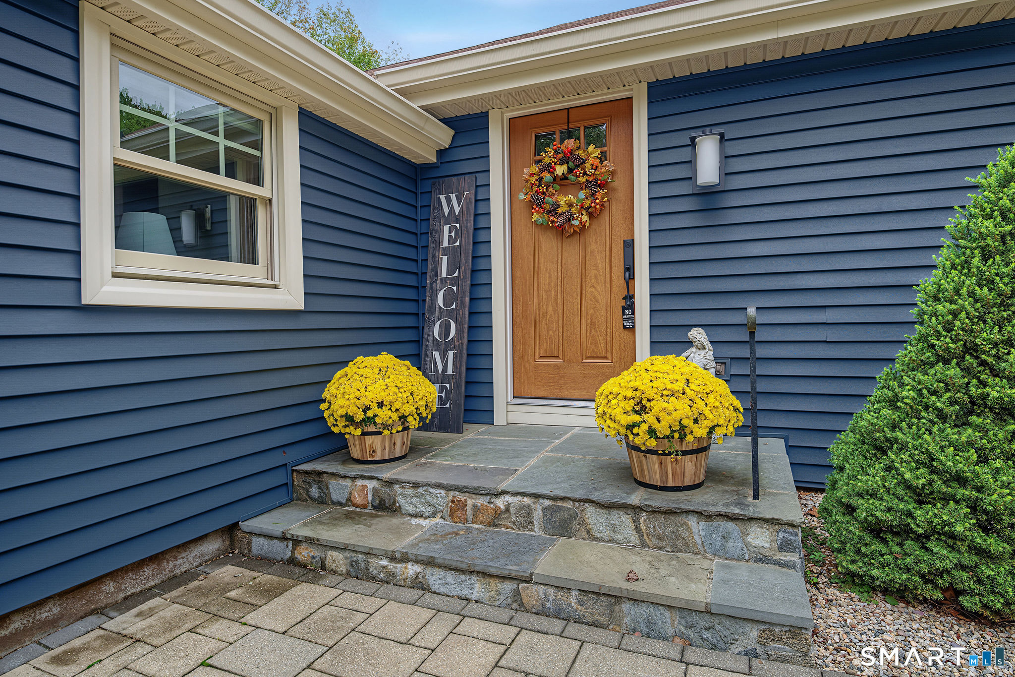 Photo 3 of Single family home for sale at 44 Brookmoor Rd, Avon, CT 06001 | MLS# 24210825 | Listing updated on 2026-10-06