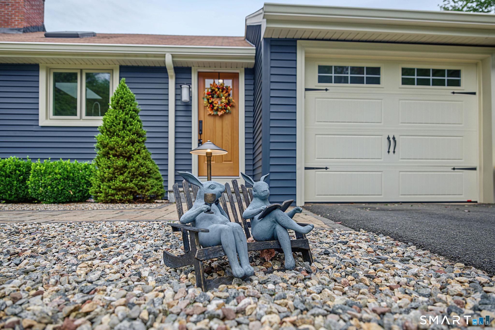 Photo 3 of Single family home for sale at 44 Brookmoor Rd, Avon, CT 06001 | MLS# 24210825 | Listing updated on 2026-10-06
