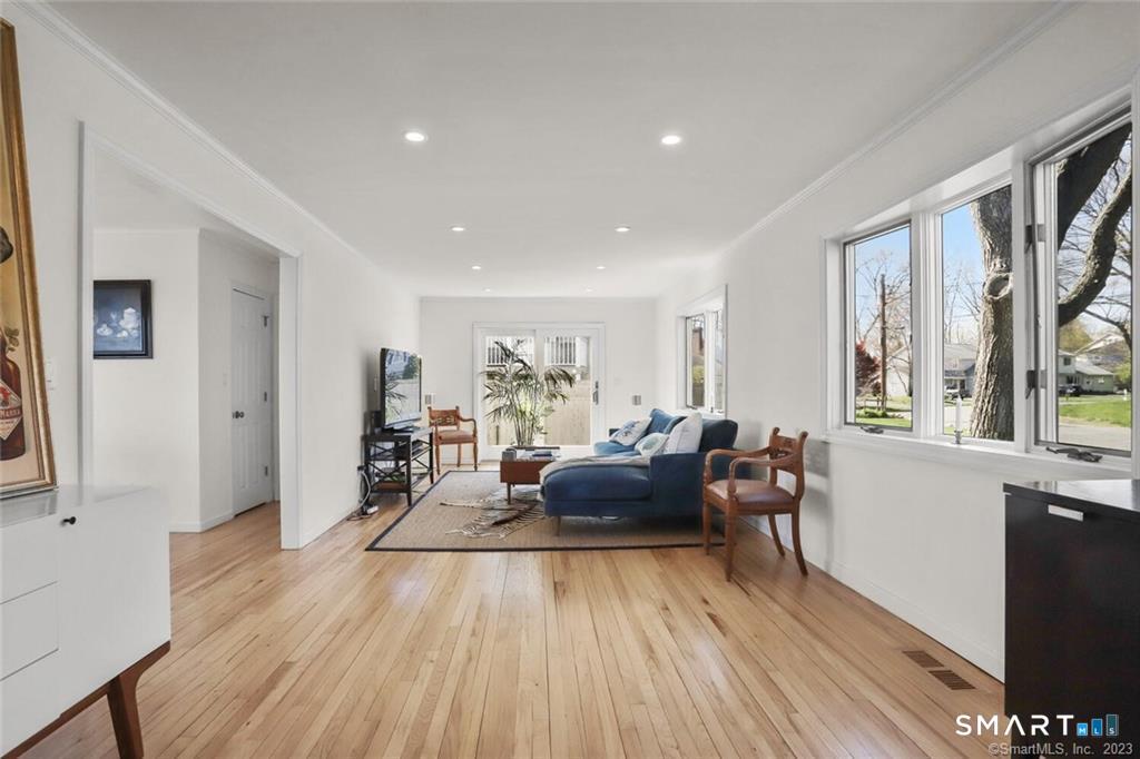 89 Kenilworth Drive West photo 9