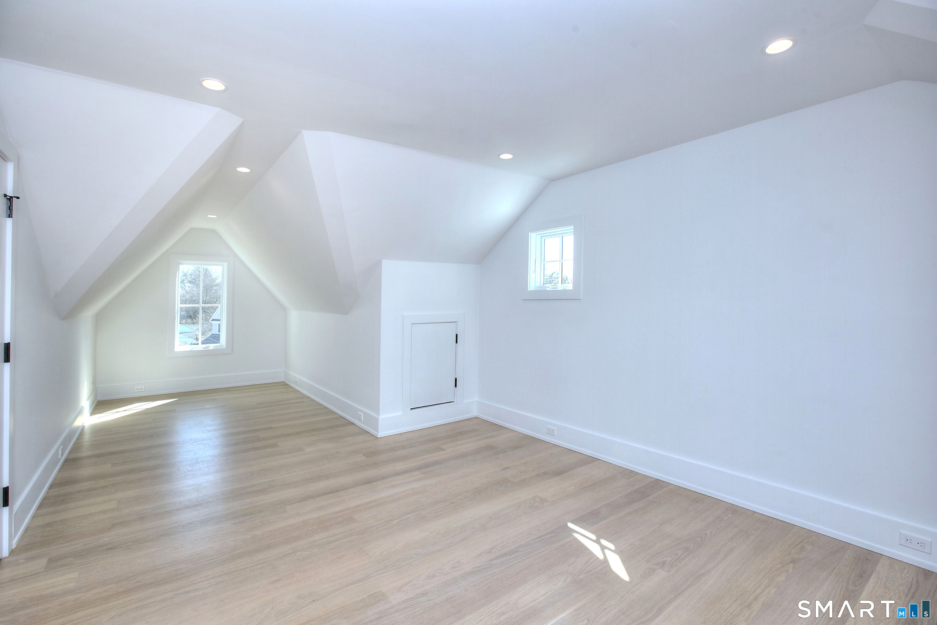 8 Loretta Court photo 33
