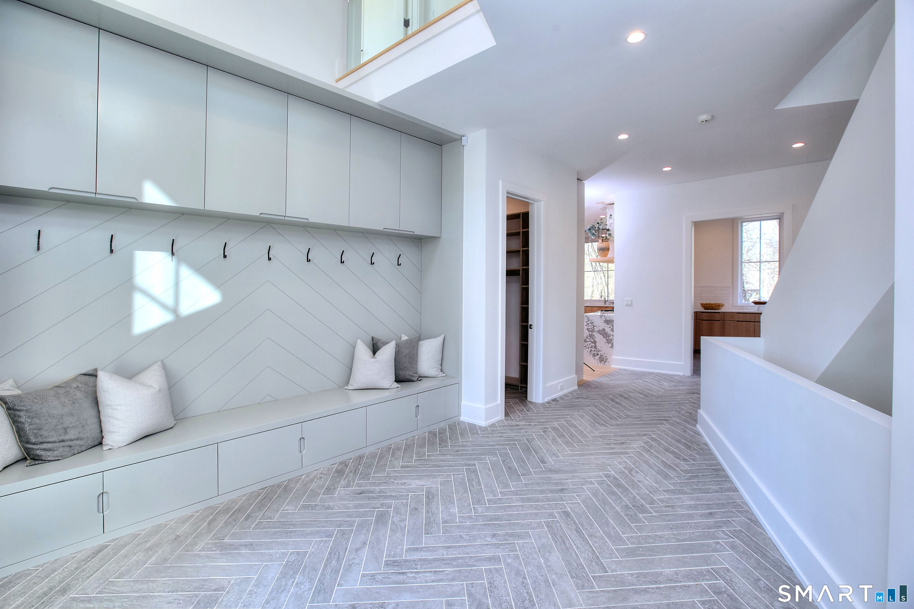 8 Loretta Court photo 17
