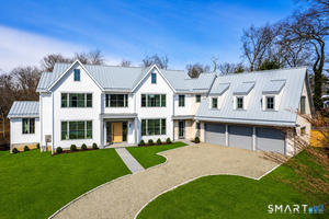 8 Loretta, Westport