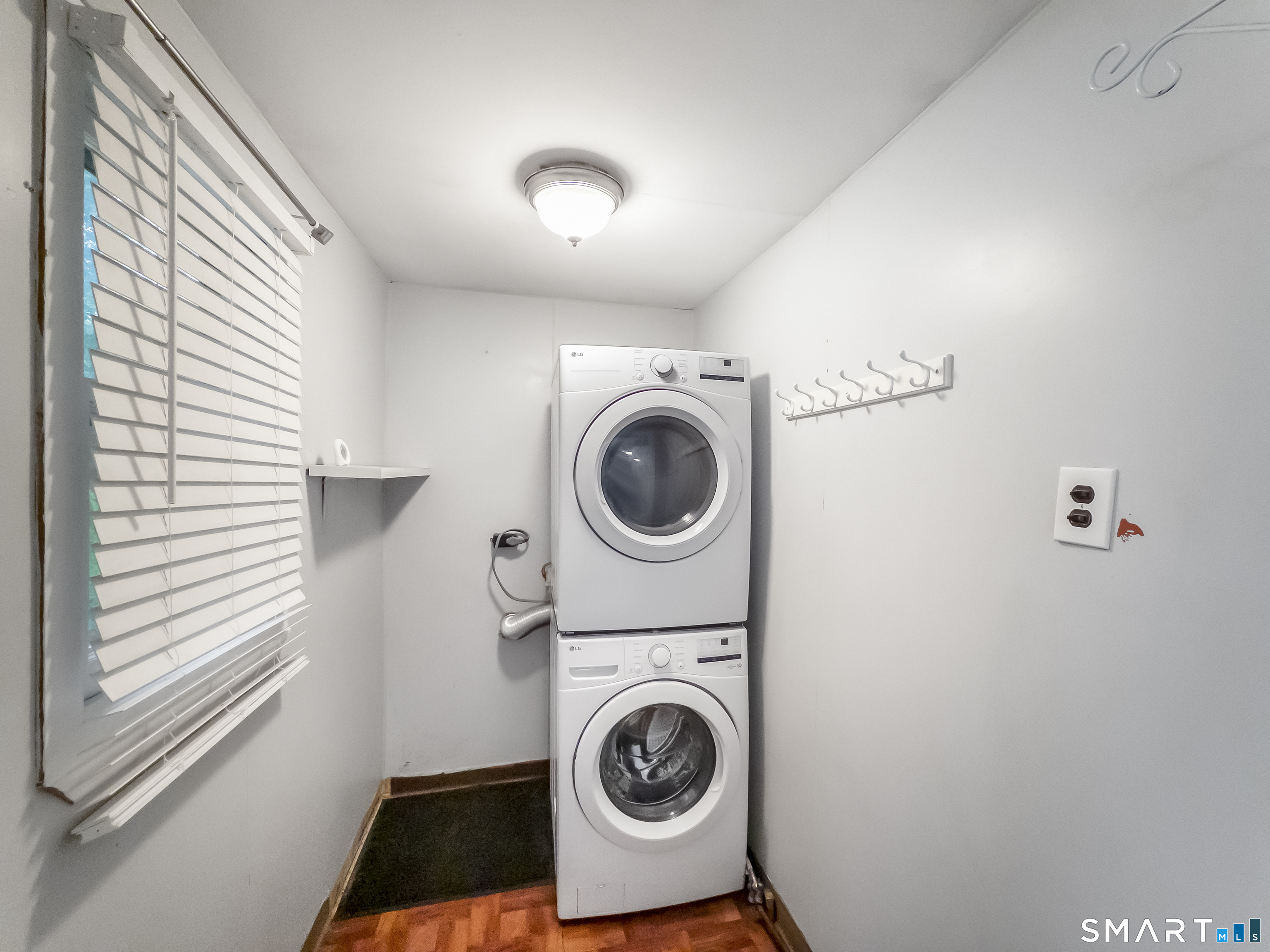 550 Forest Road photo 19